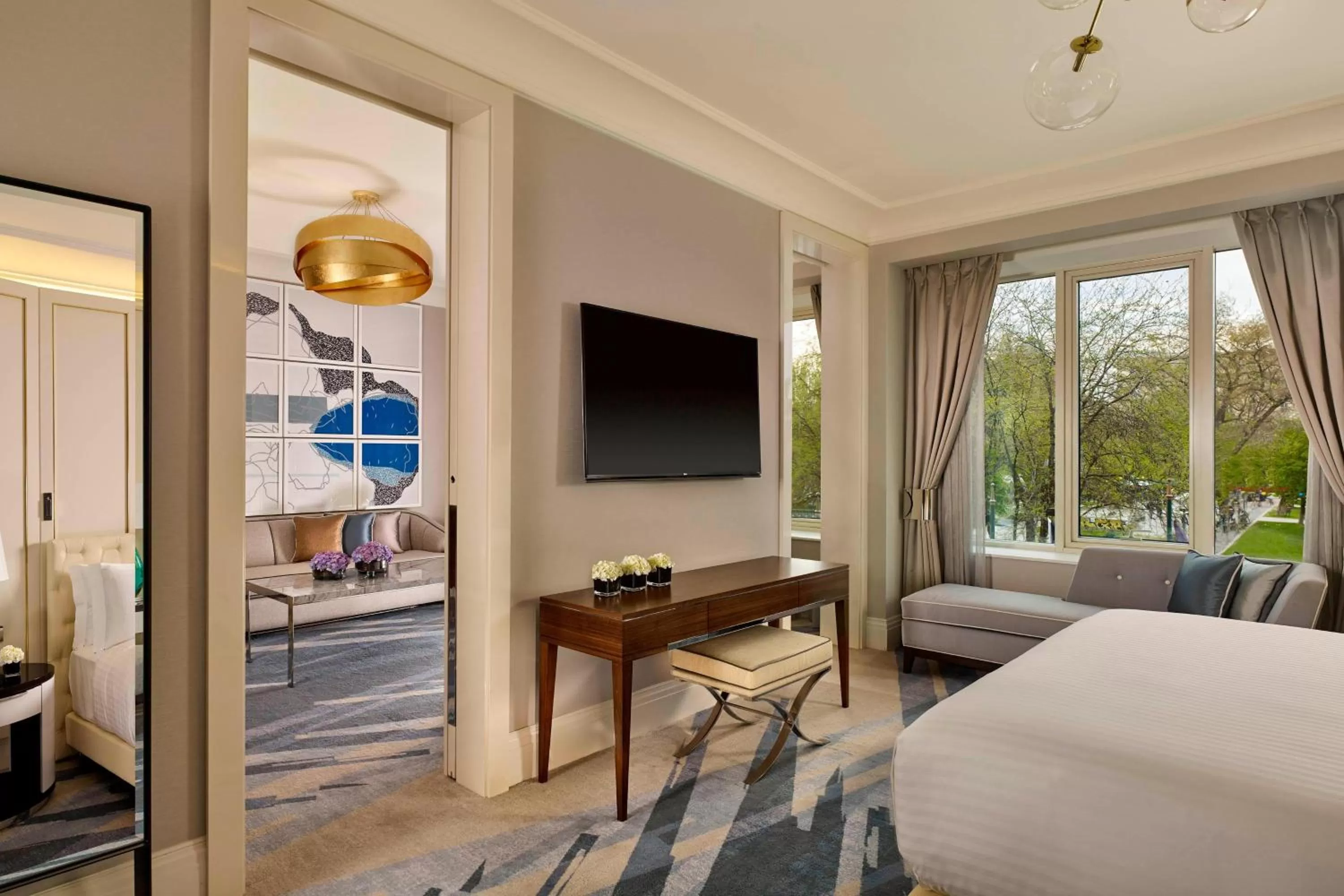 Bedroom, Bed in Al Habtoor Palace Budapest, Preferred Hotels & Resorts