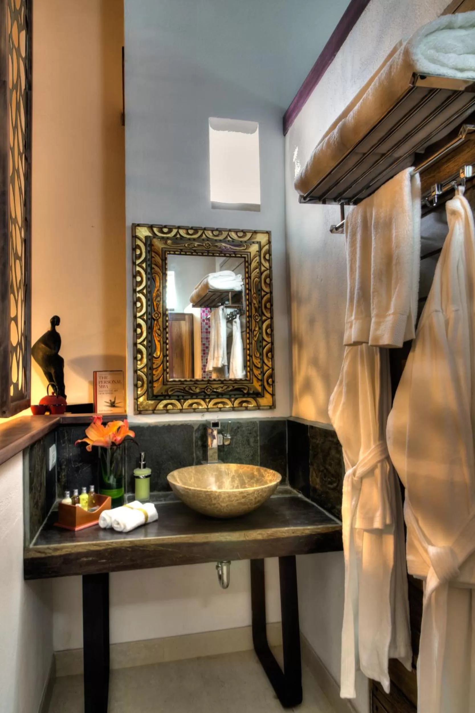 Bathroom in Casa de Leda, a Kali Hotel