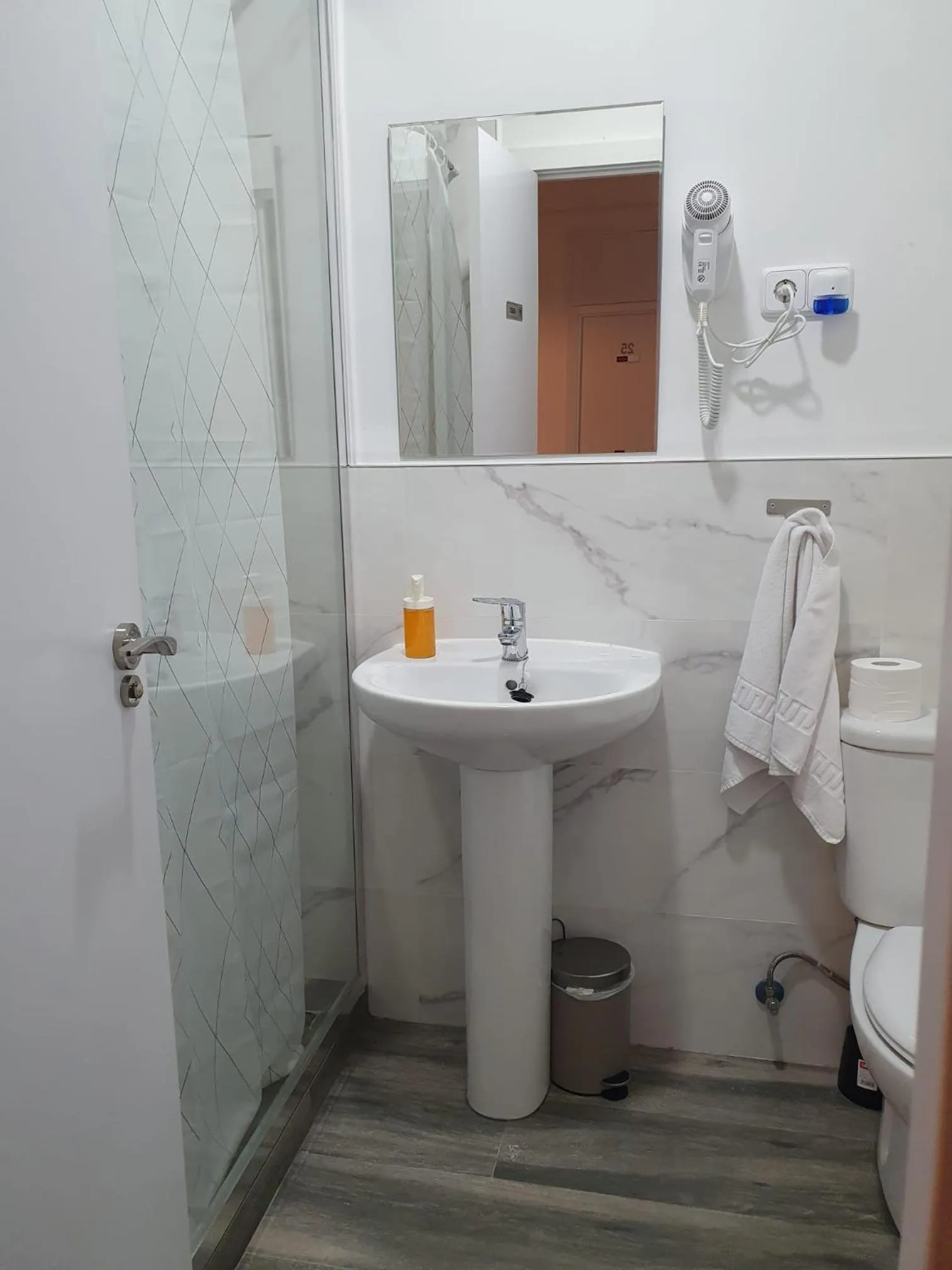 Public Bath in Hostal Abel Victoriano