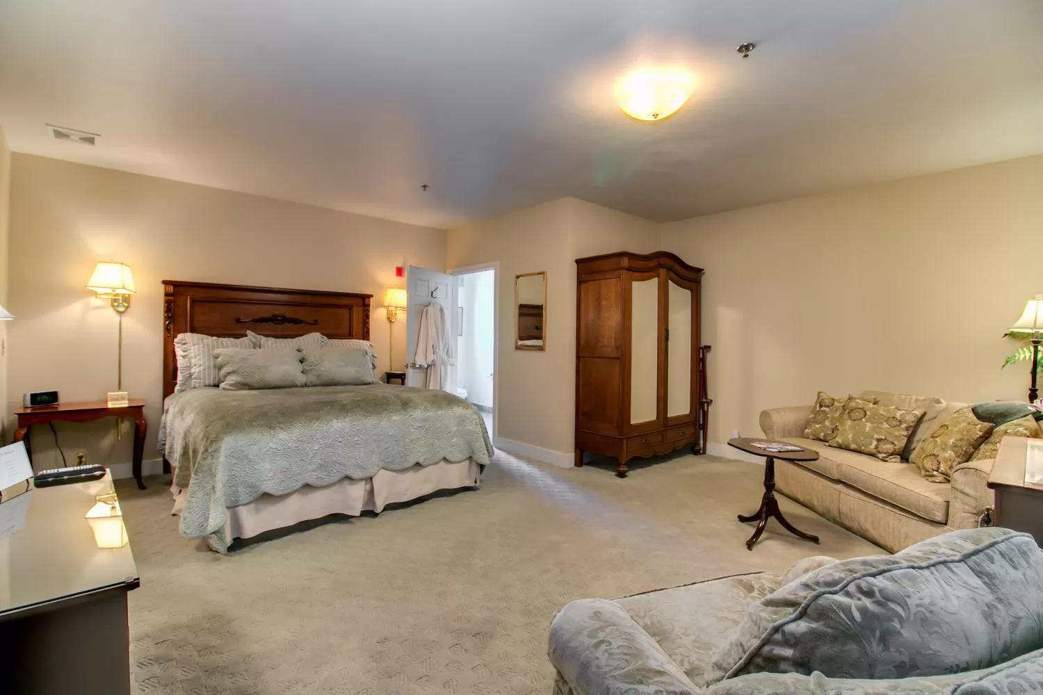 Bed in Winchester Inn