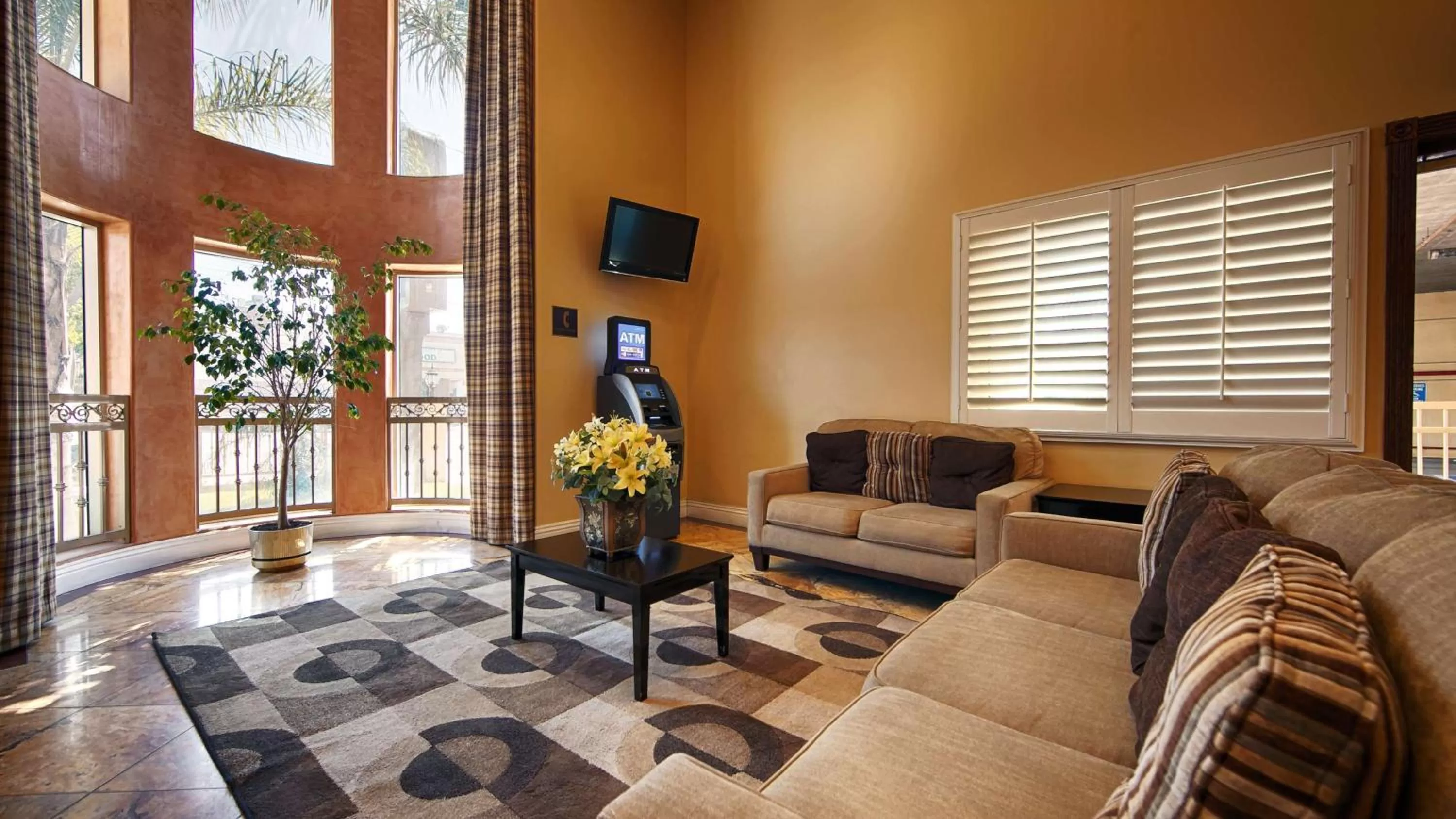 Lobby or reception in Best Western Burbank Airport Inn
