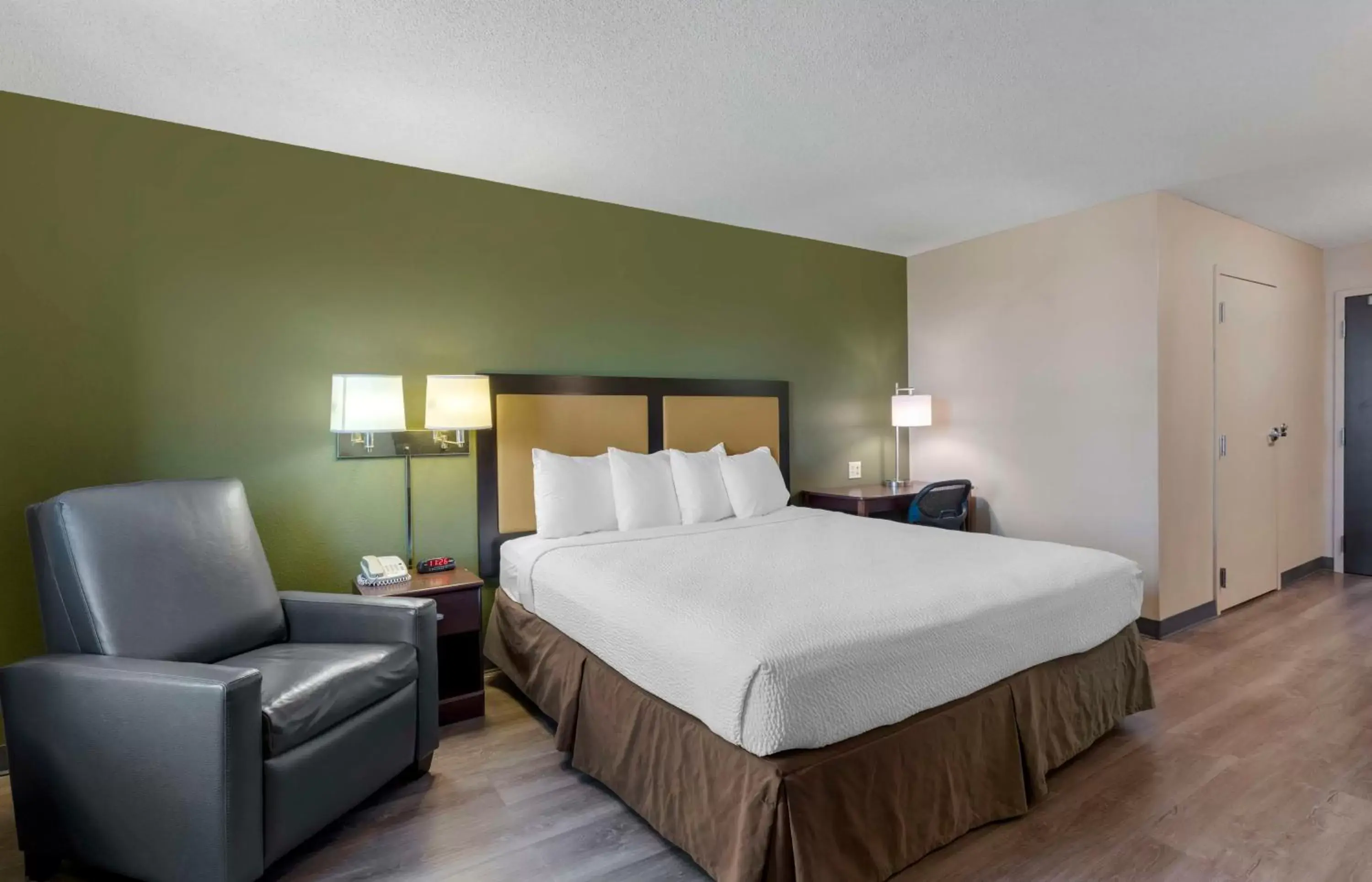 Studio with 1 King Bed - Non-Smoking in Extended Stay America Suites - Fremont - Warm Springs Studio with 1 King Bed - Non-Smoking in Extended Stay America Suites - Fremont - Warm Springs