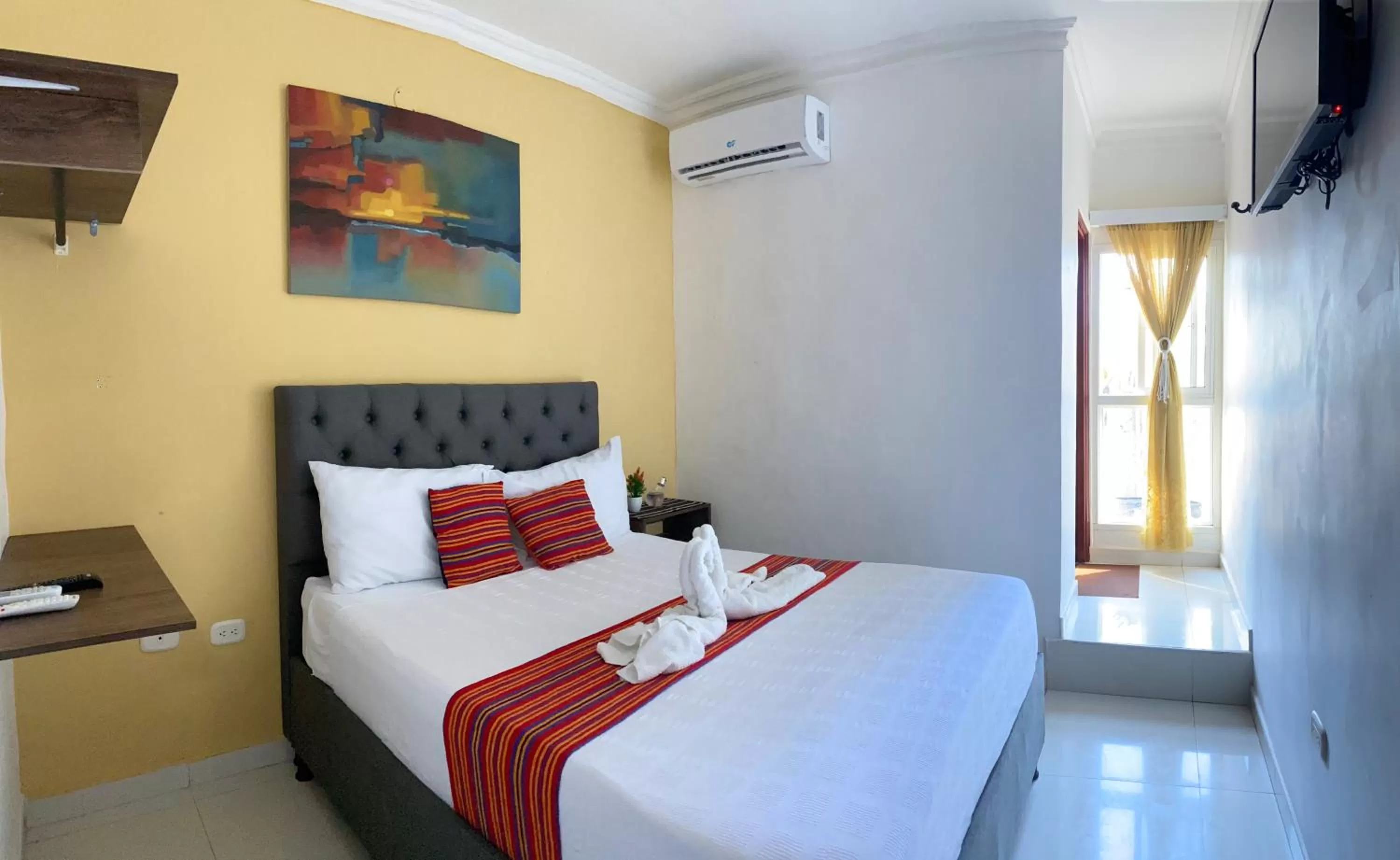 Bed in ANAJIRAWAA HOTEL