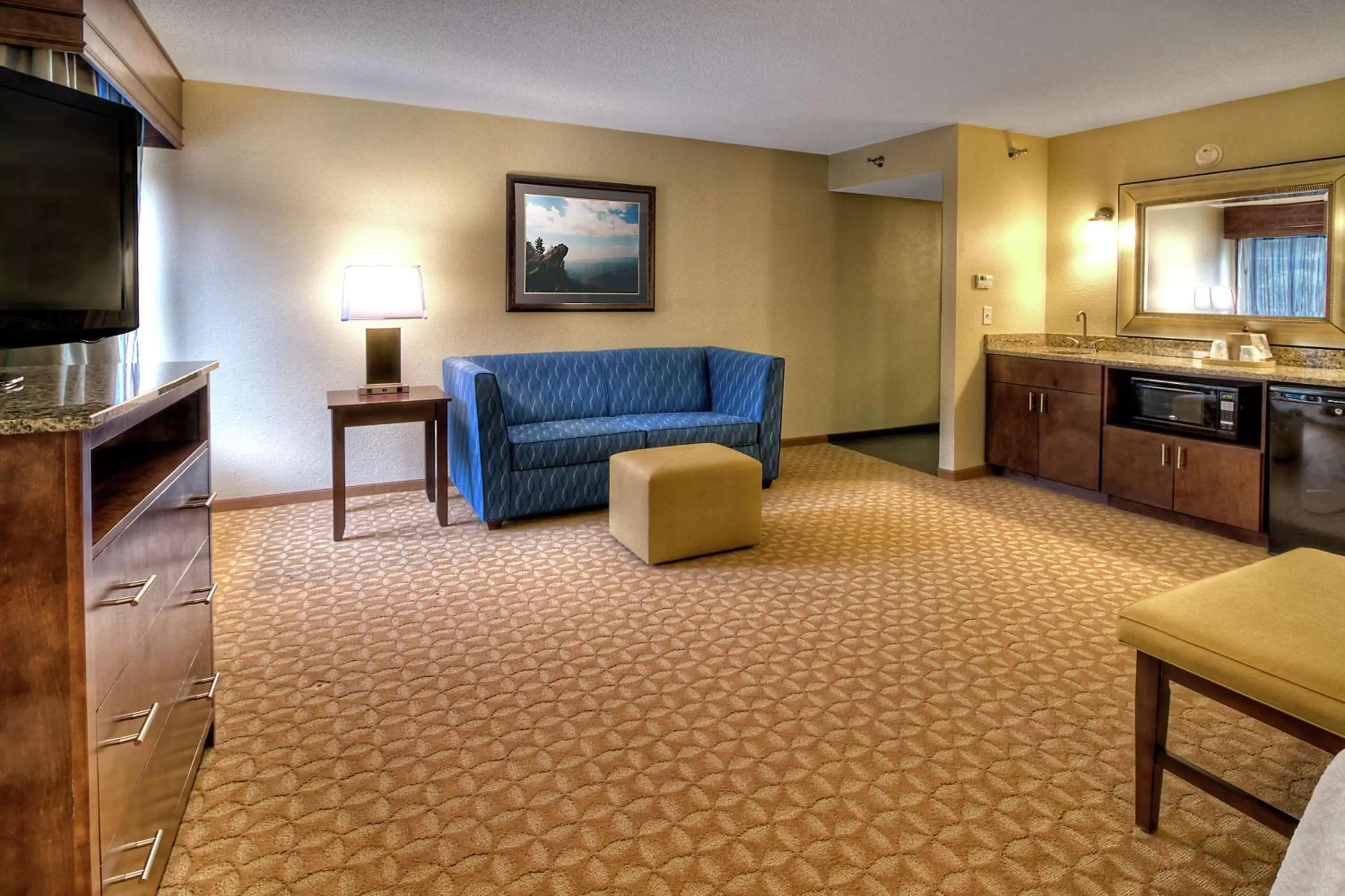 Bedroom in Hampton Inn Jonesville/Elkin