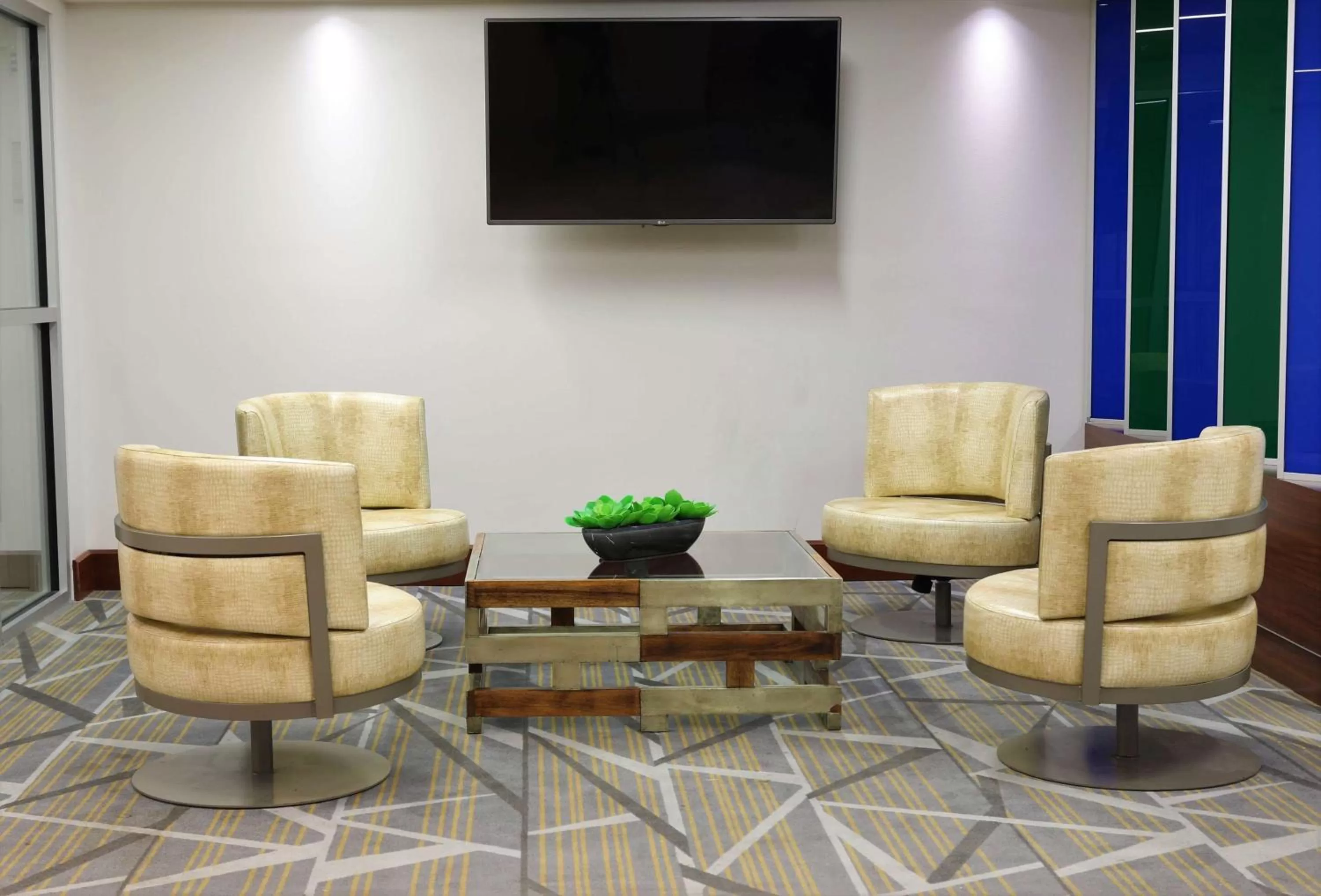 Lobby or reception in Doubletree By Hilton Omaha Southwest, Ne