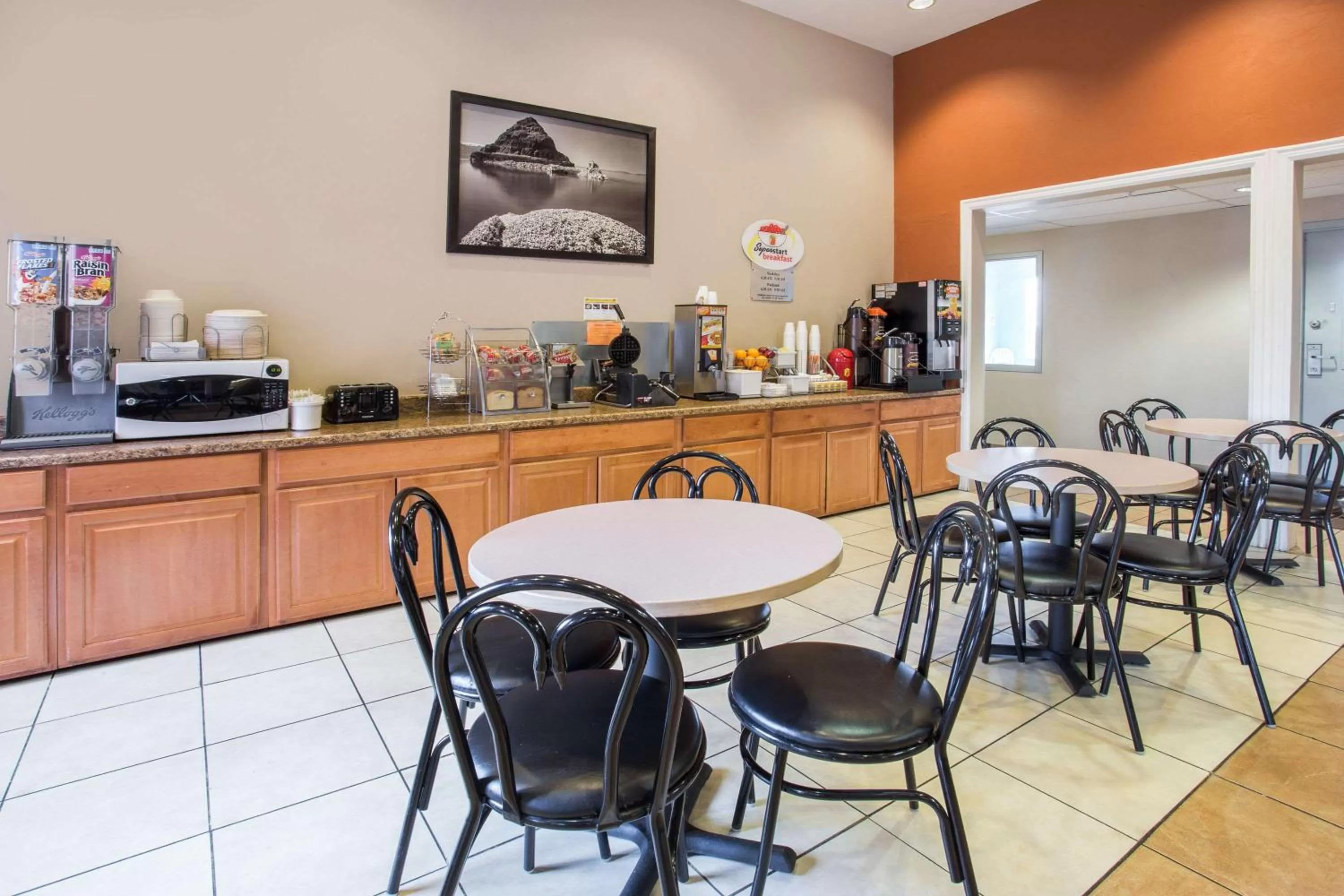 Restaurant/places to eat in Super 8 by Wyndham Corvallis