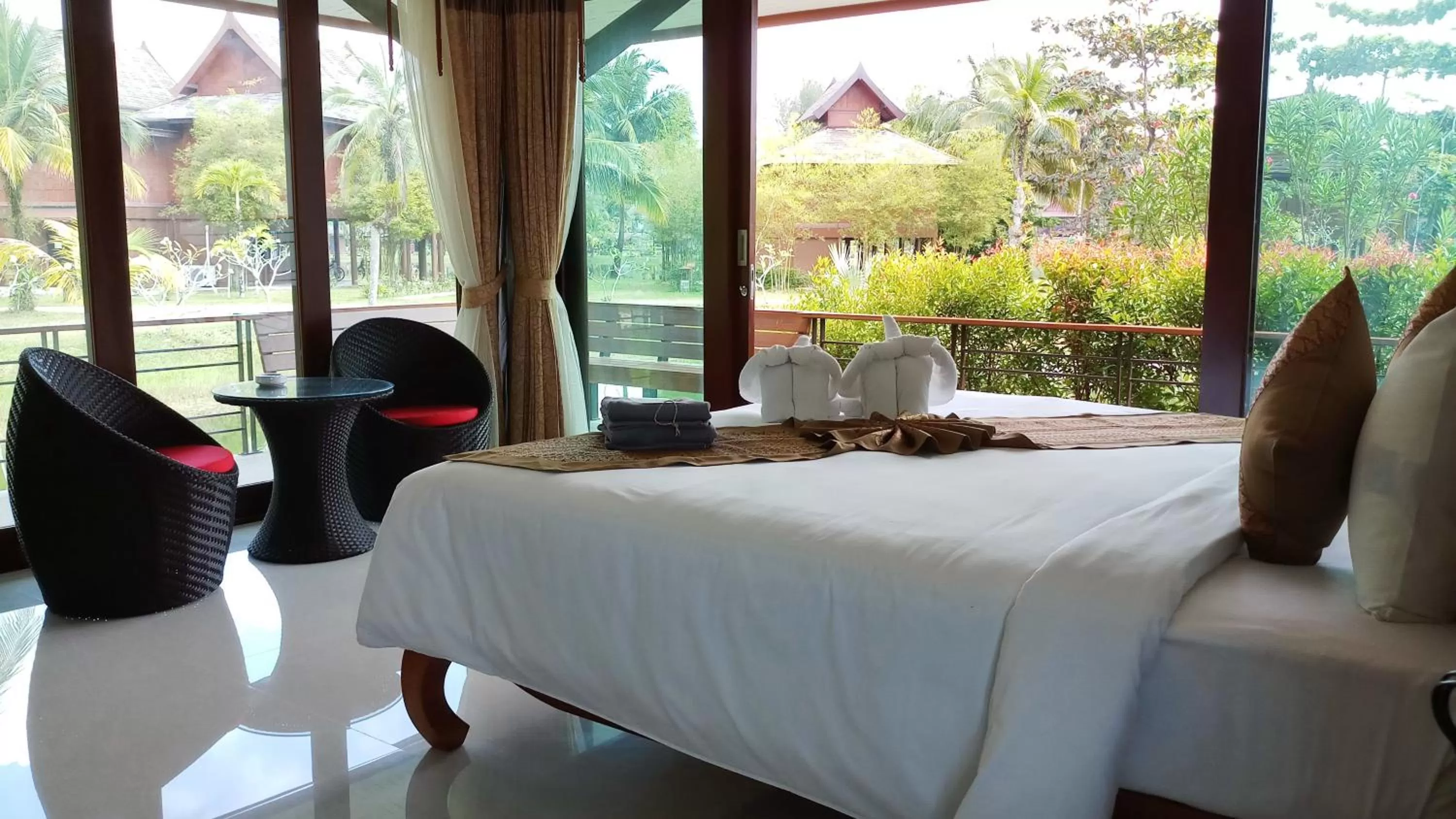 Bed in ThaiLife Wellness & Meditation Resort- SHA Plus
