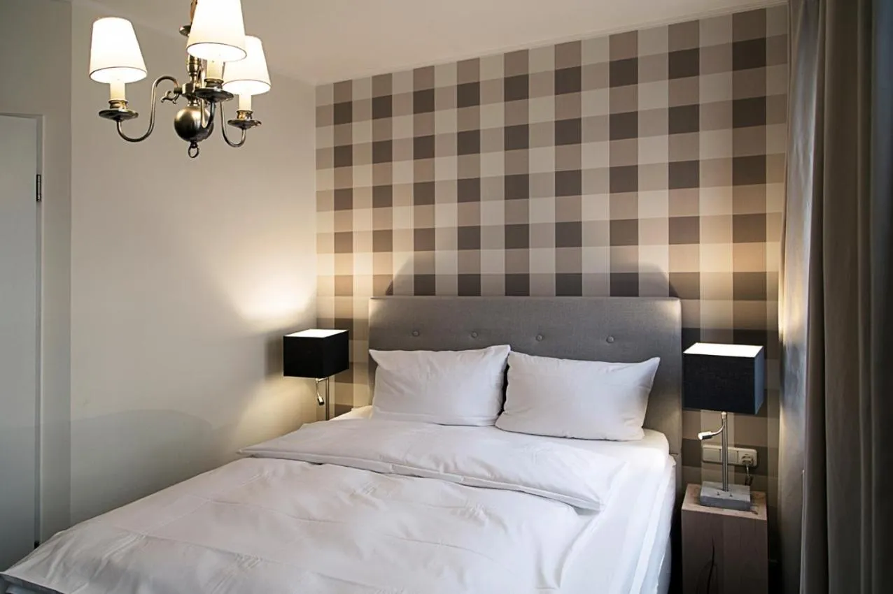 Photo of the whole room, Bed in Hotel Alt Nürnberg -Ohne Lift-