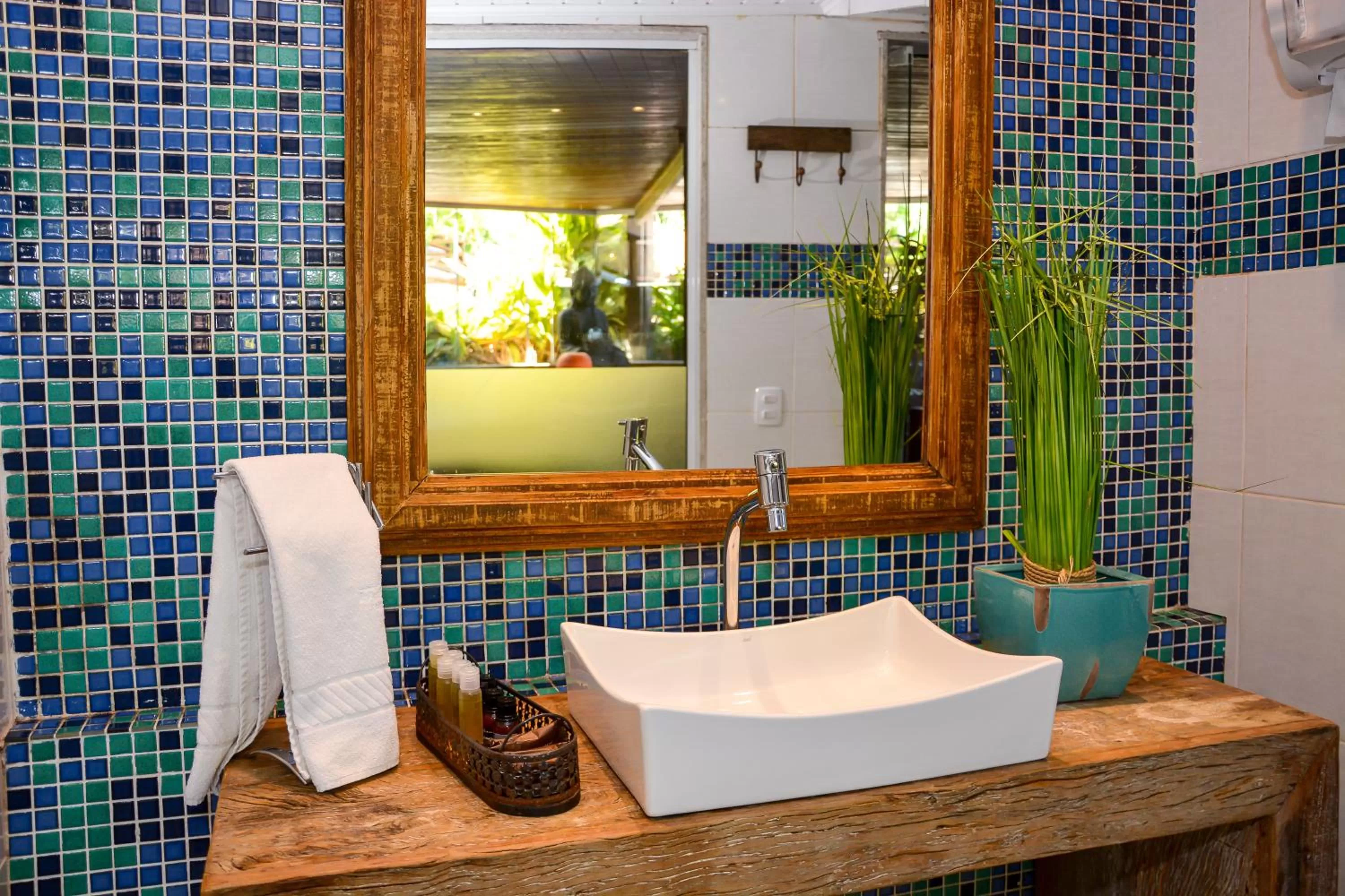 Hot Tub in Bahiamarela Boutique Hotel & SPA