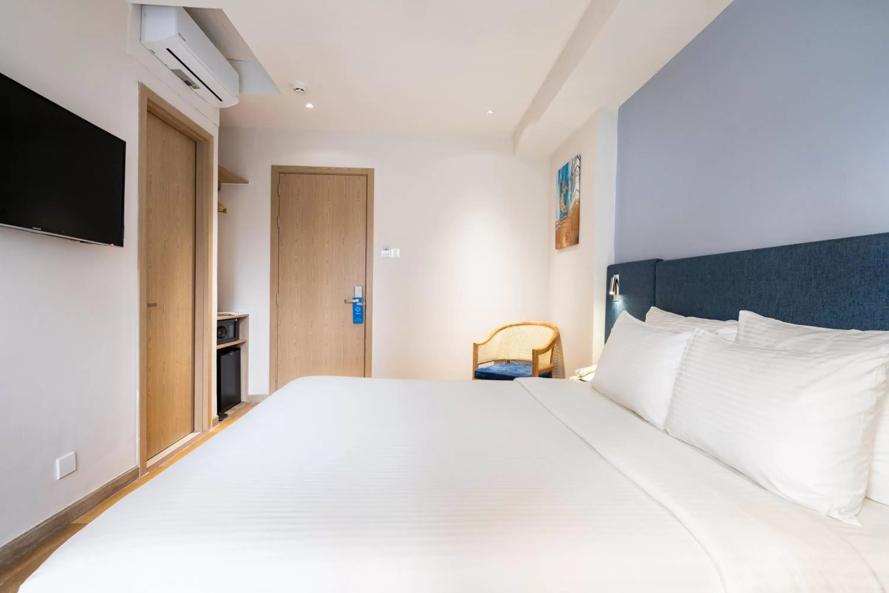 Executive Double Room with Alley View in Jovia Hotel Executive Double Room with Alley View in Jovia Hotel