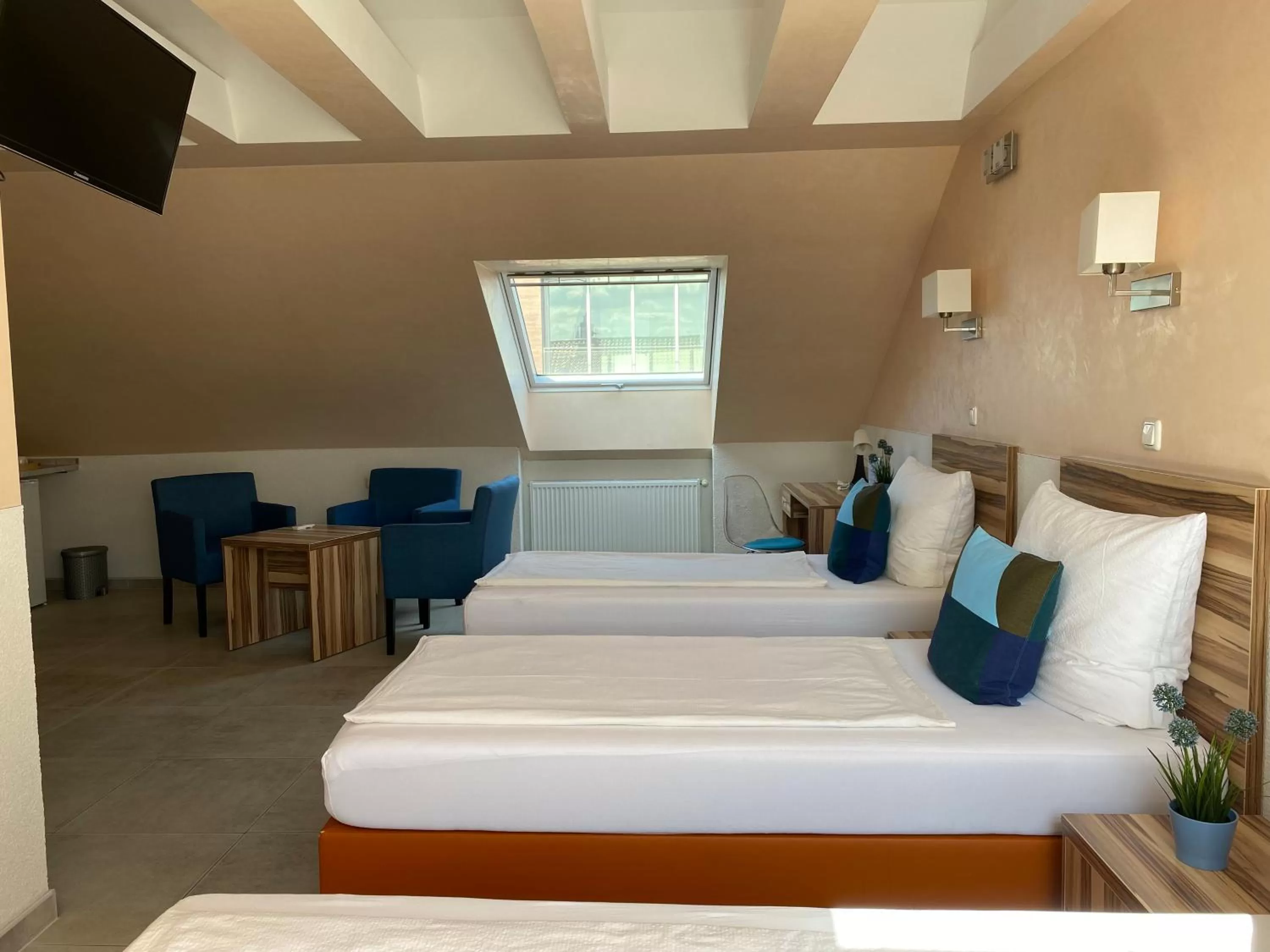 Photo of the whole room, Bed in Hotel am Hafen