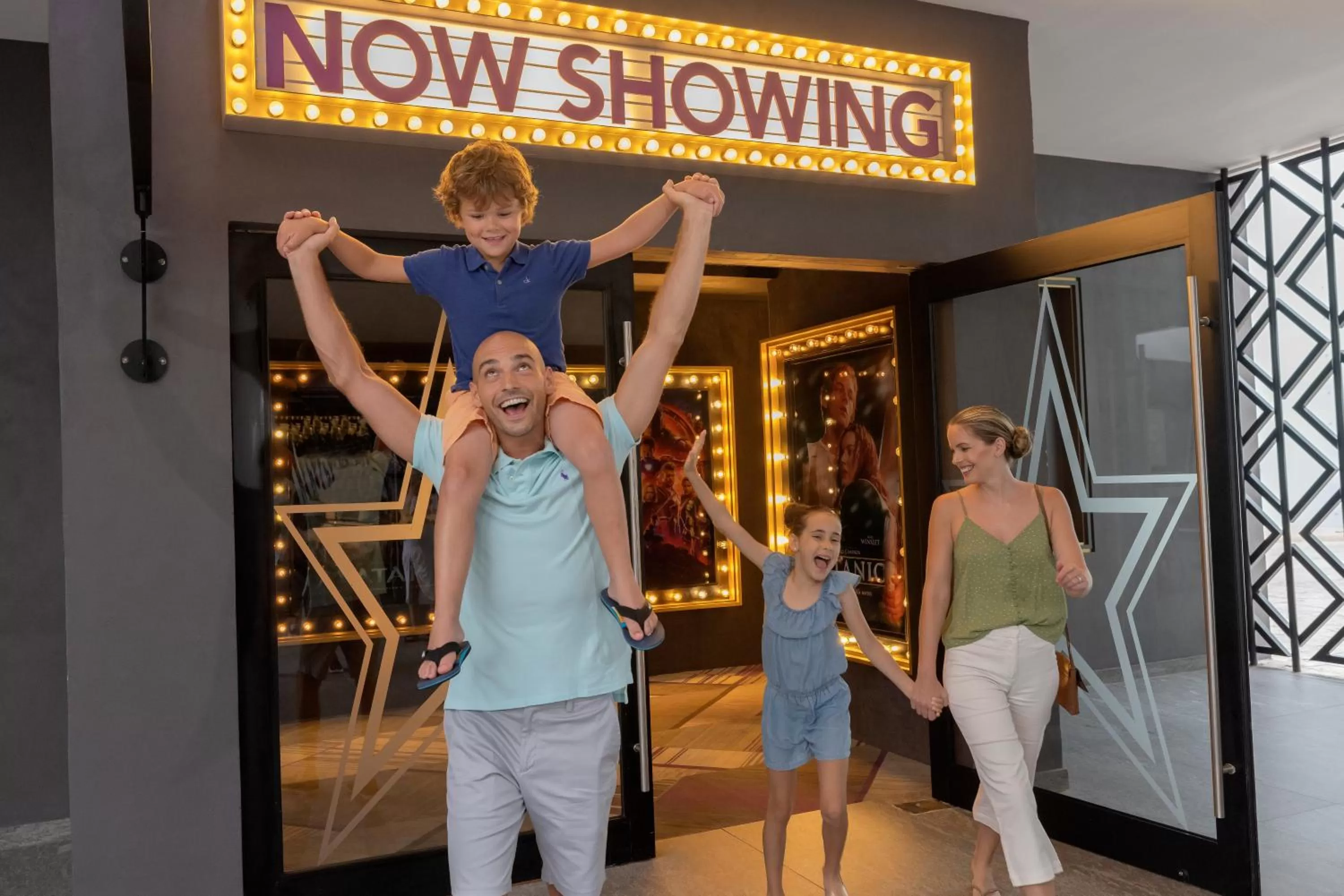 Evening entertainment in Planet Hollywood Cancun by Royalton, An Autograph Collection All-Inclusive Resort