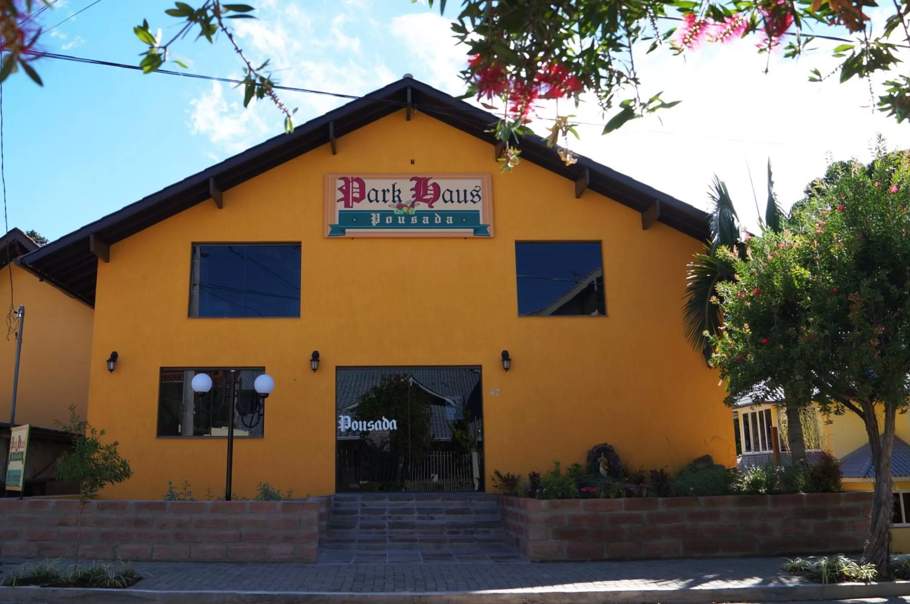 Facade/entrance, Property Building in Hotel Park Haus