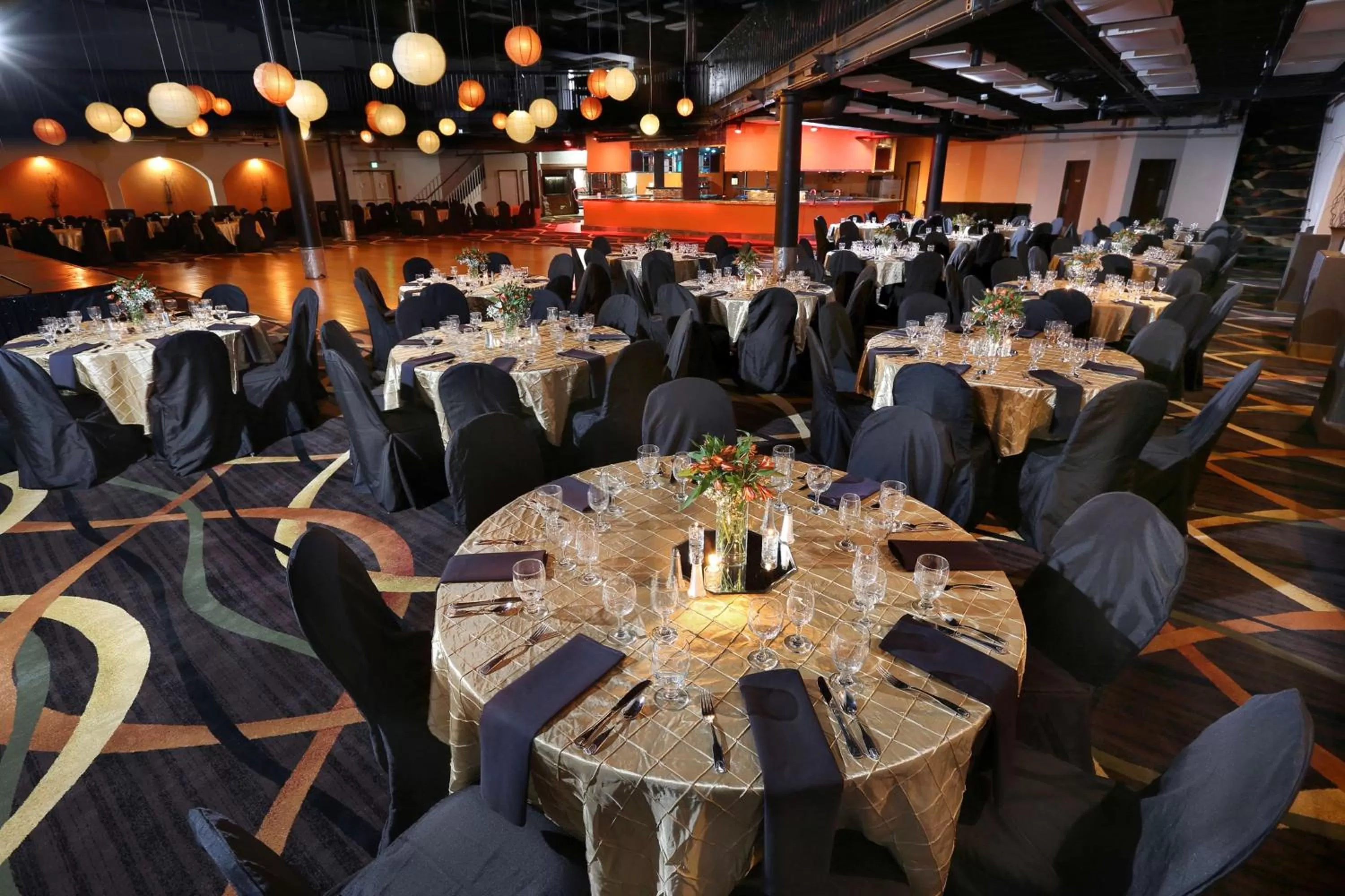 Dining area in DoubleTree by Hilton Hotel Denver - Thornton
