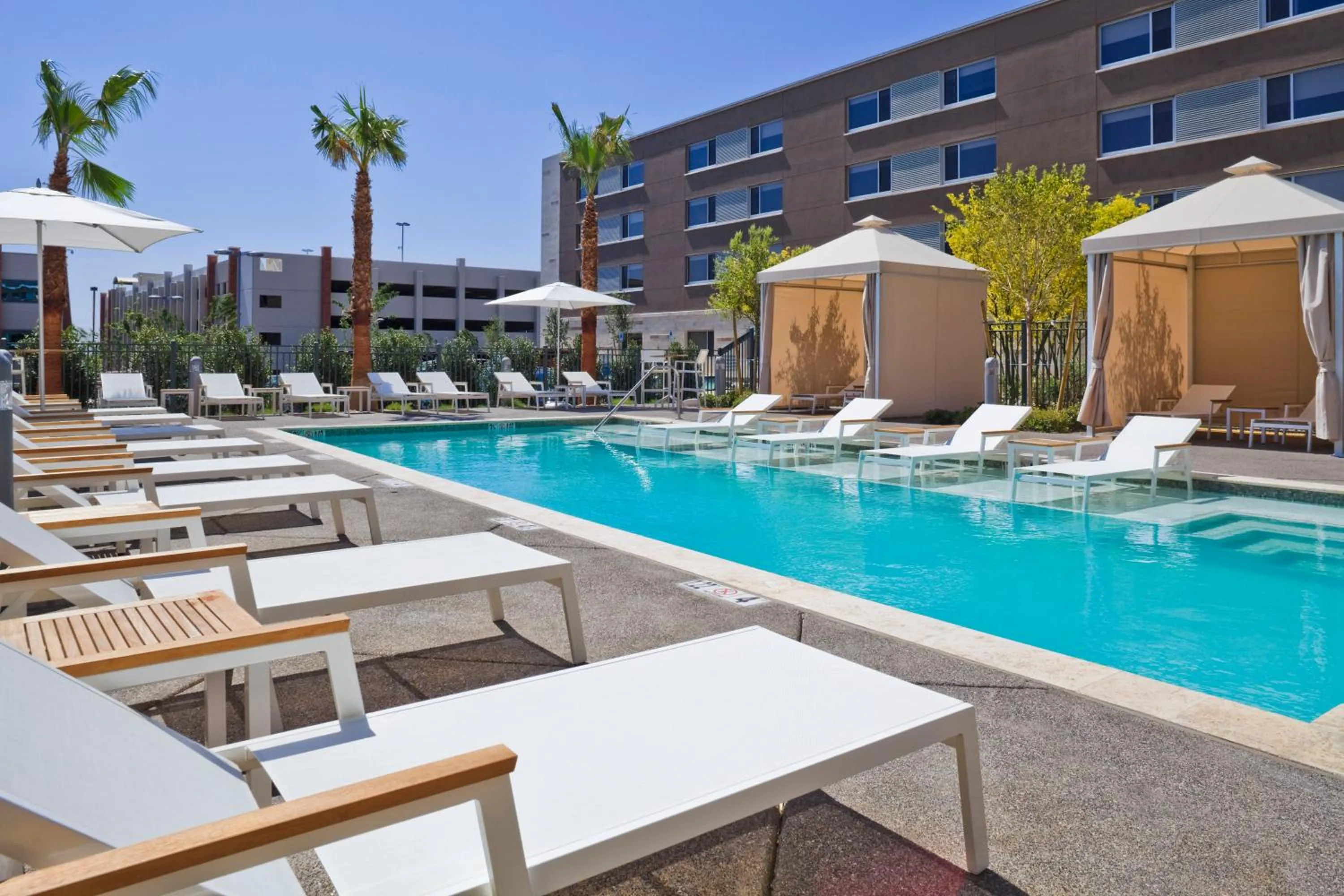 Swimming pool in Element Las Vegas Summerlin