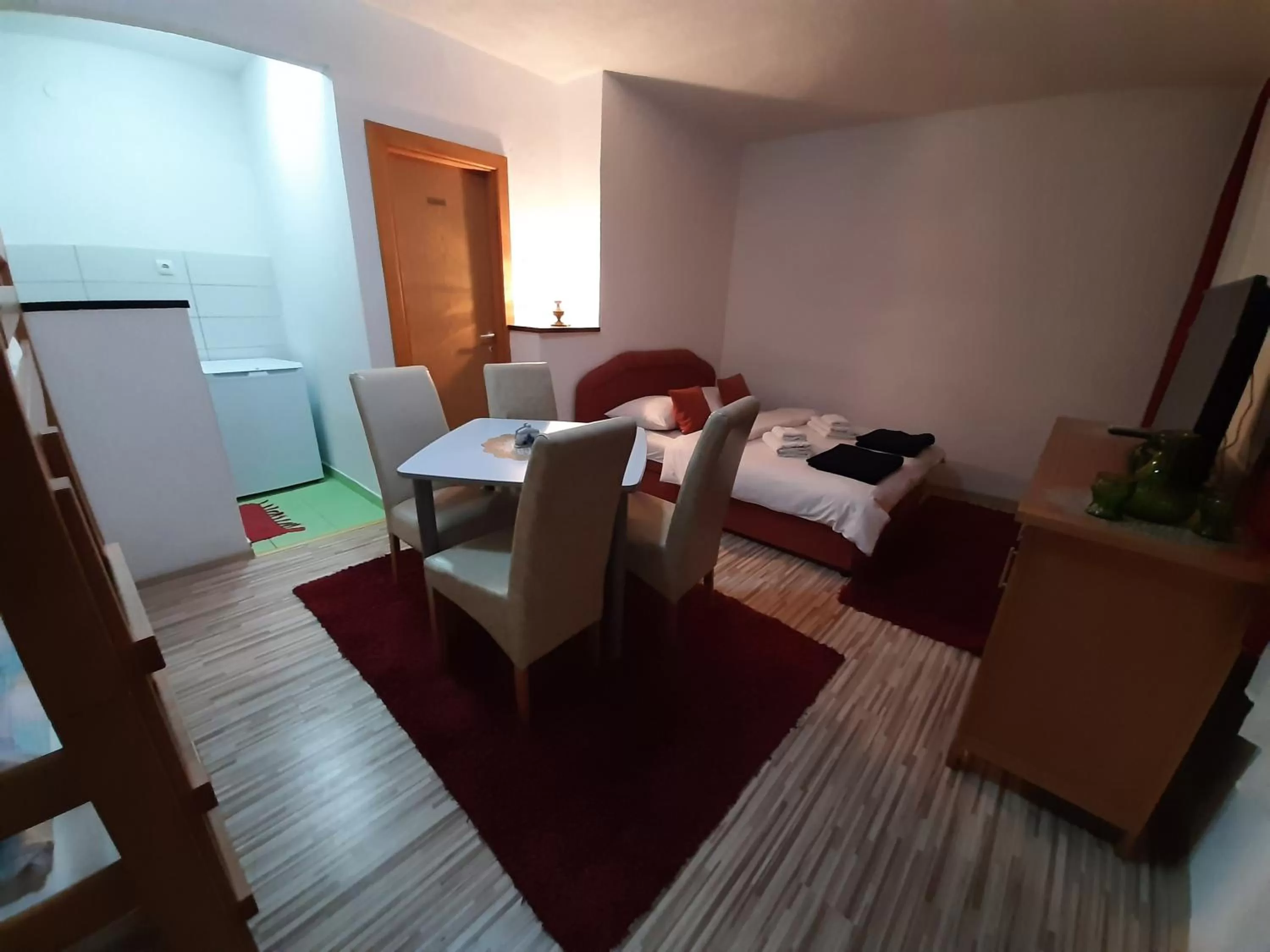 View (from property/room), Dining Area in Guest House Nana