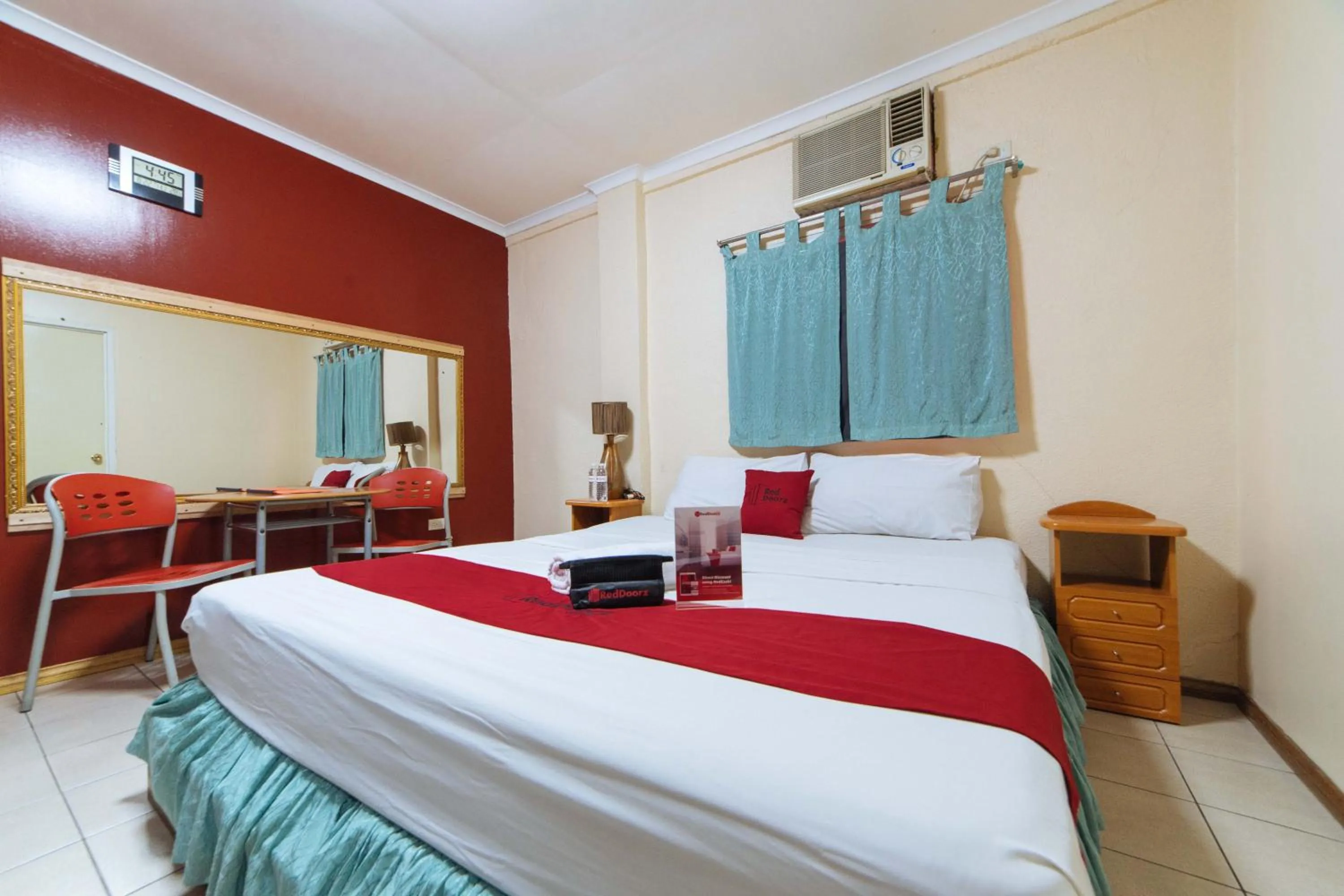 Bed in RedDoorz @ Clarkview 21st Street Angeles City