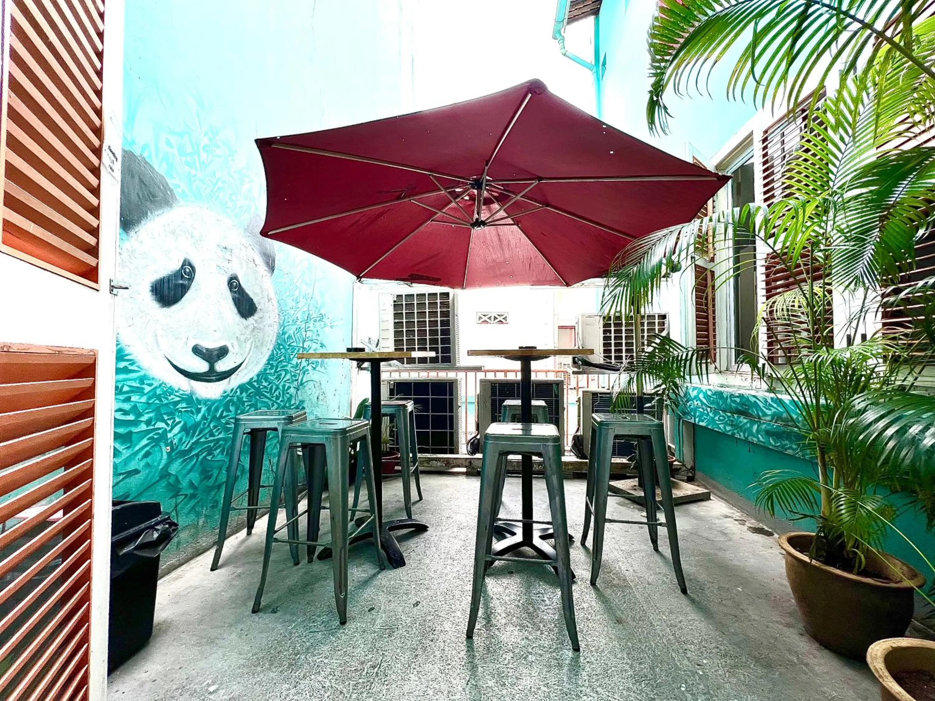 Patio in Beary Best! Hostel Chinatown