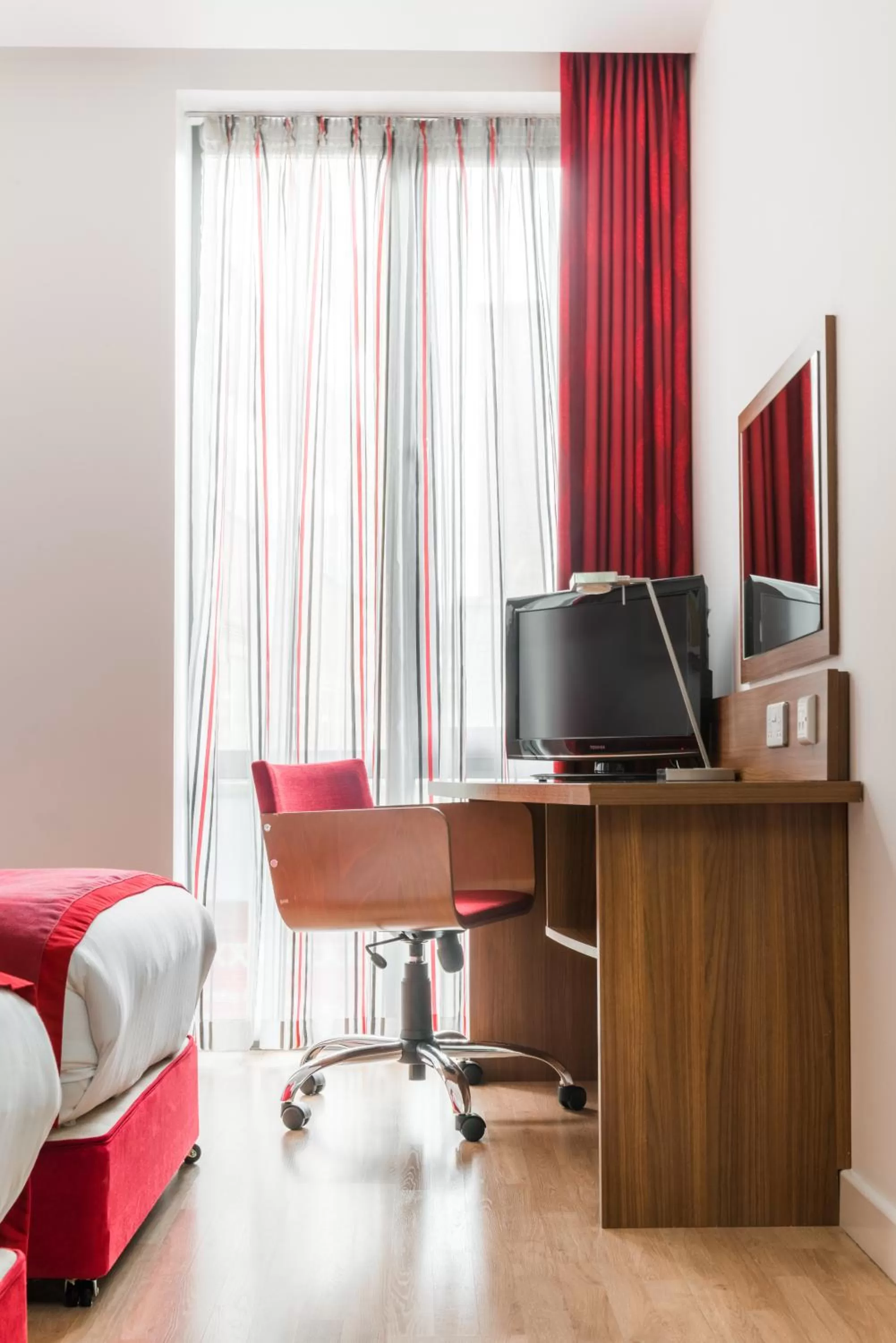 Seating area in Ramada Encore Leicester City Centre