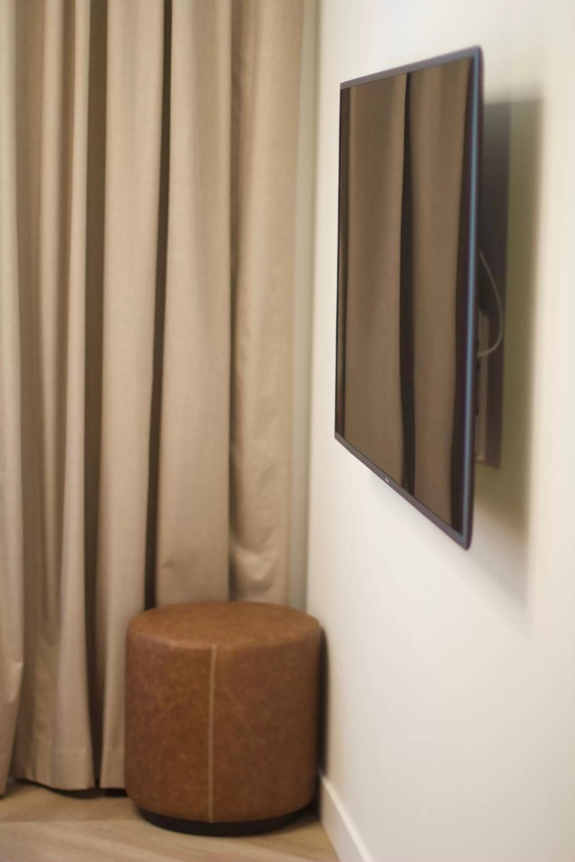 TV and multimedia in Chevron Hotel