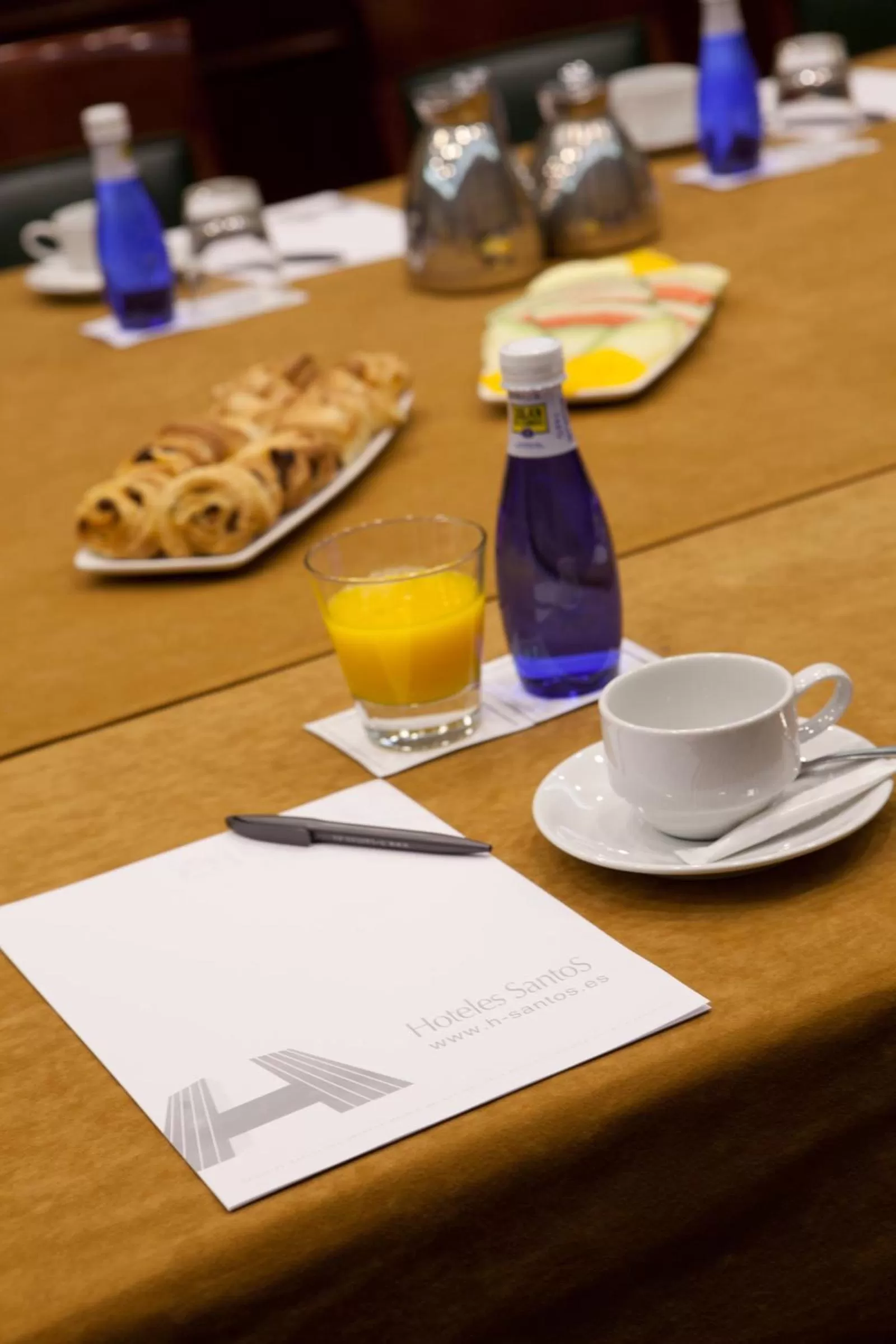 Restaurant/places to eat in Hotel Praga