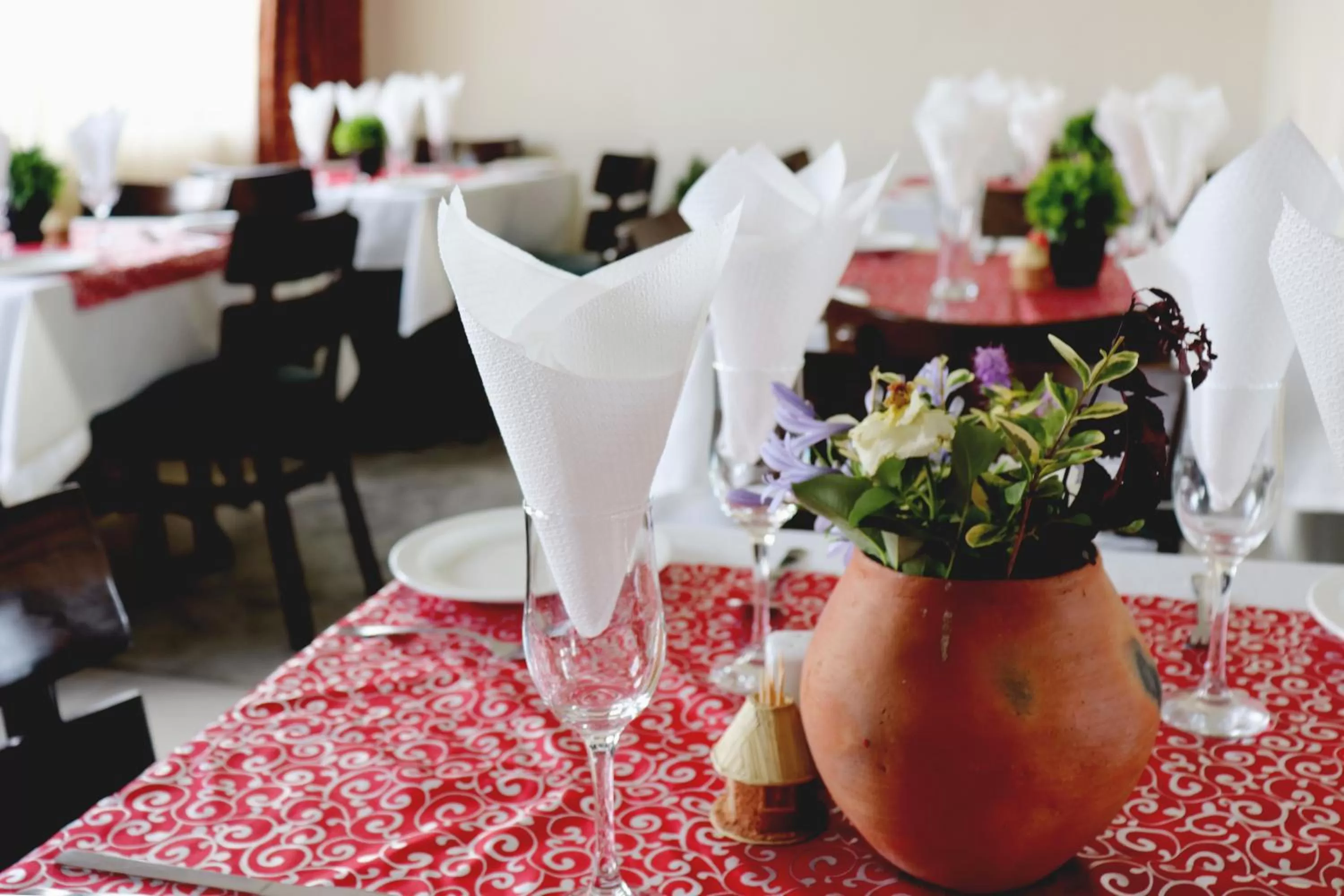 Restaurant/Places to Eat in Tribute Guest House Matala