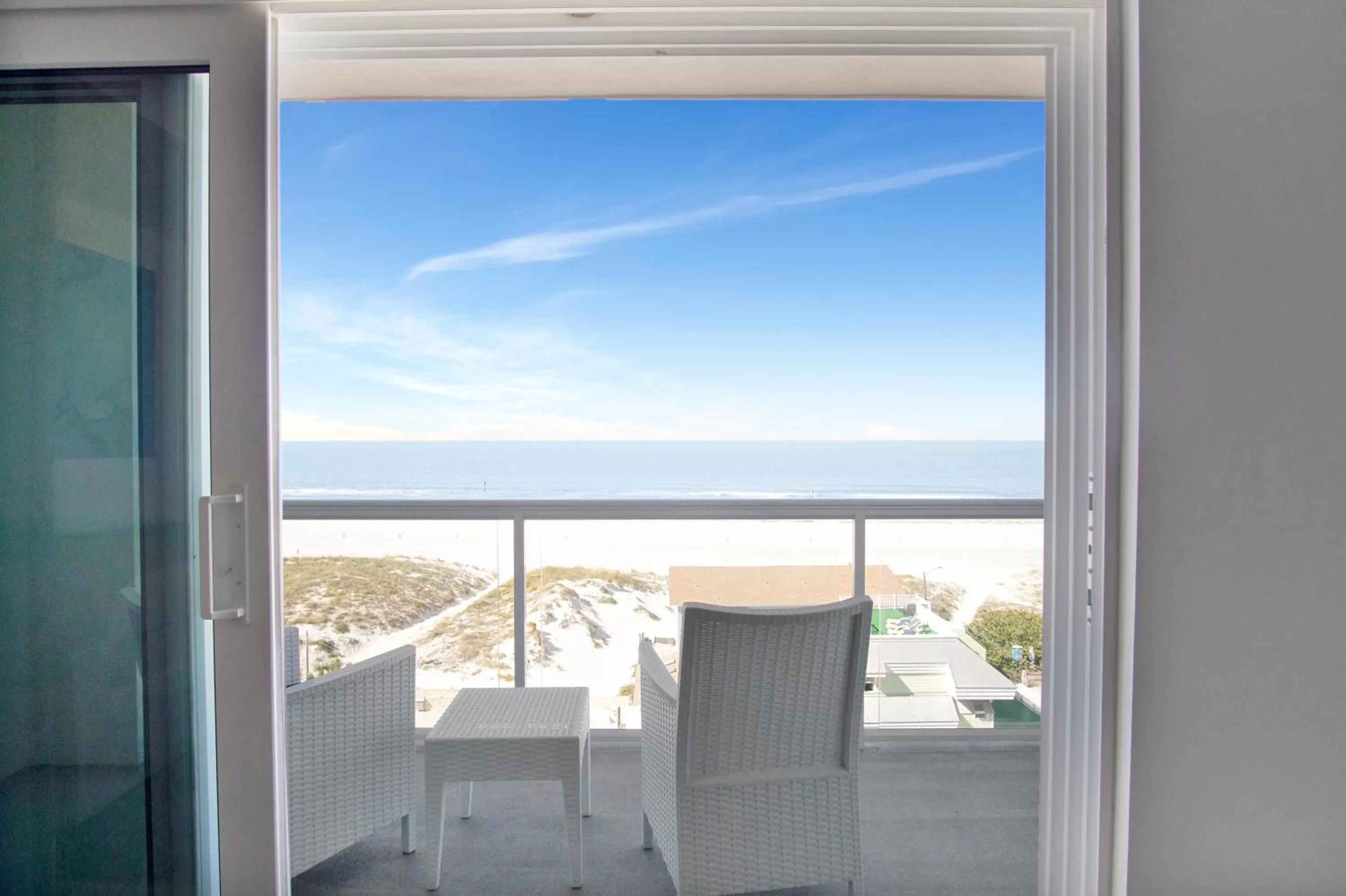 Deluxe 3 Bedroom Suite Gulf View Upper Floor in The Avalon Club