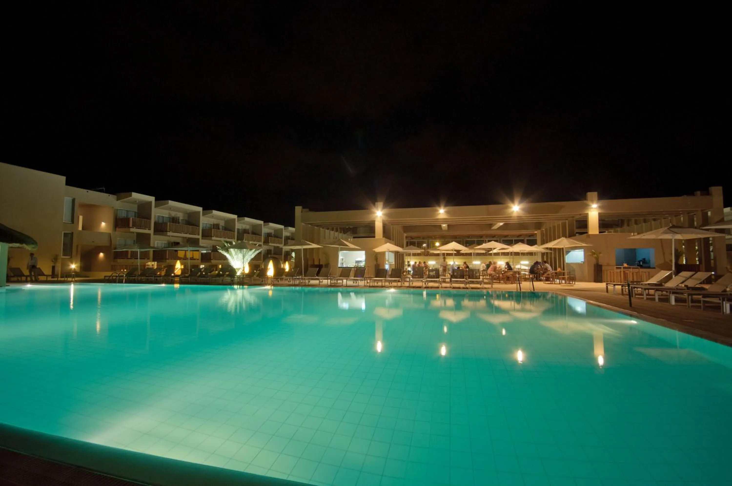 Swimming pool in Oasis Salinas Sea