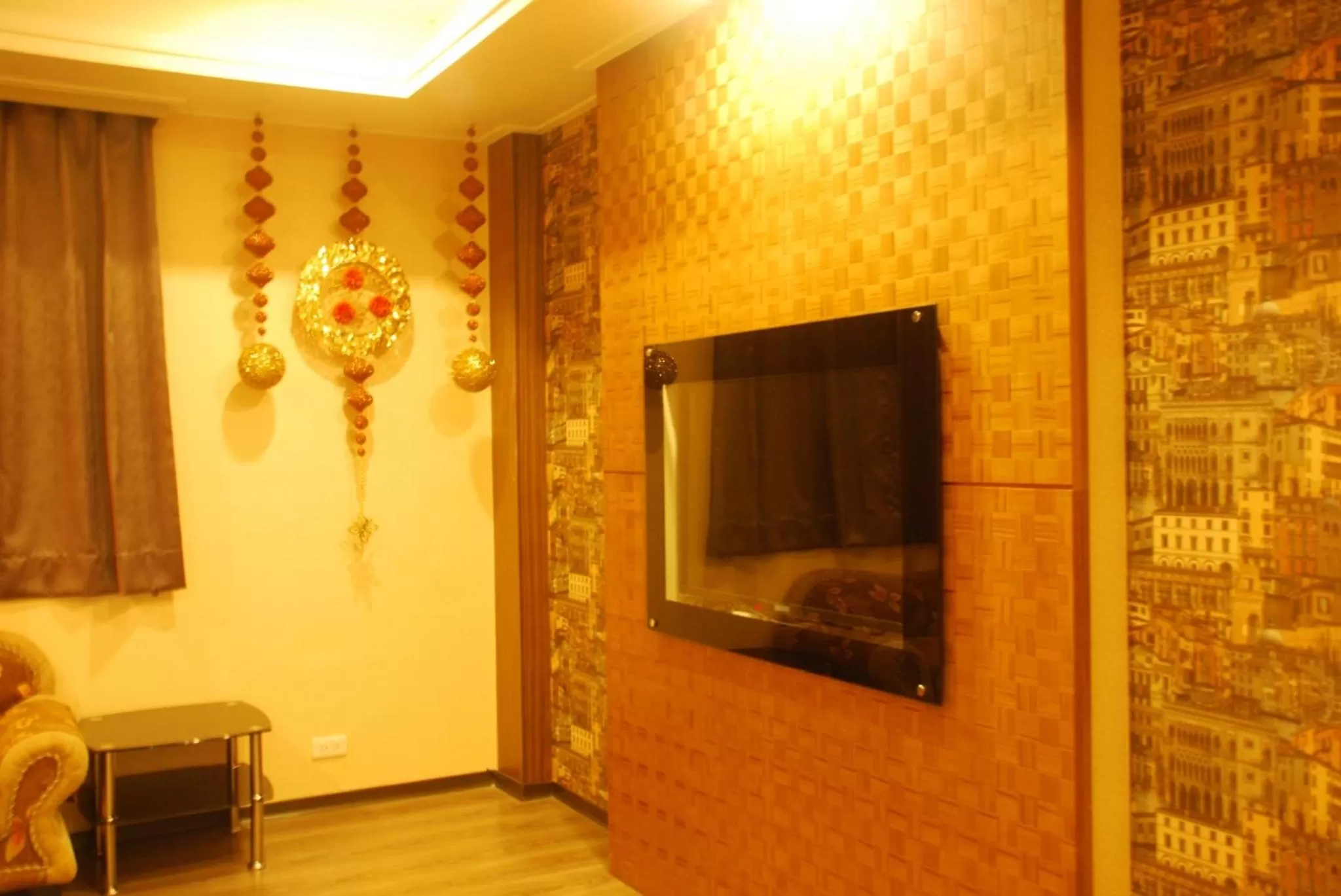 TV/Entertainment Center in QK Motel