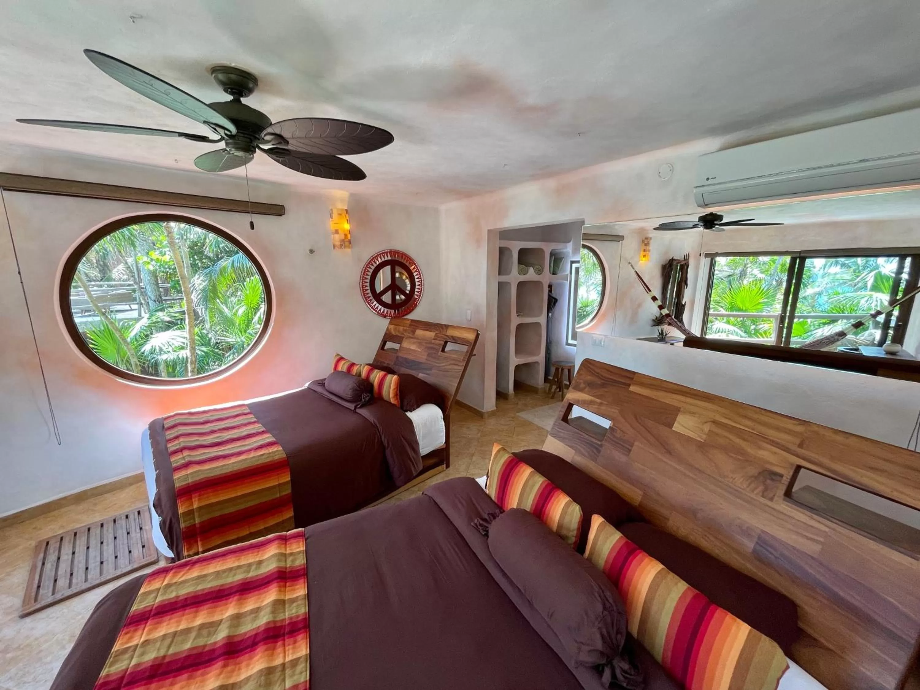 Photo of the whole room, Bed in Sueños Tulum