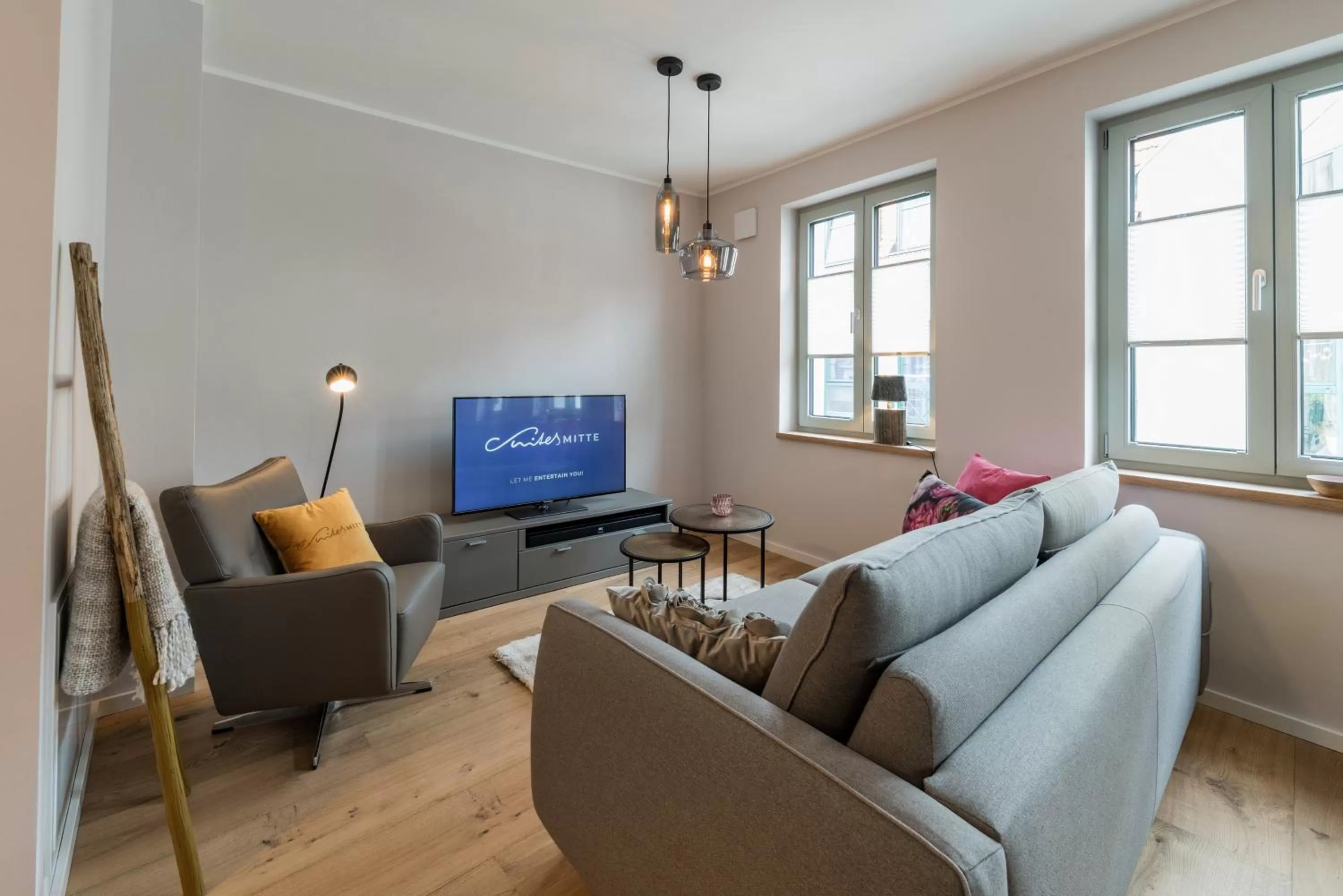 TV and multimedia, Seating Area in Suites MITTE - Aparthotel