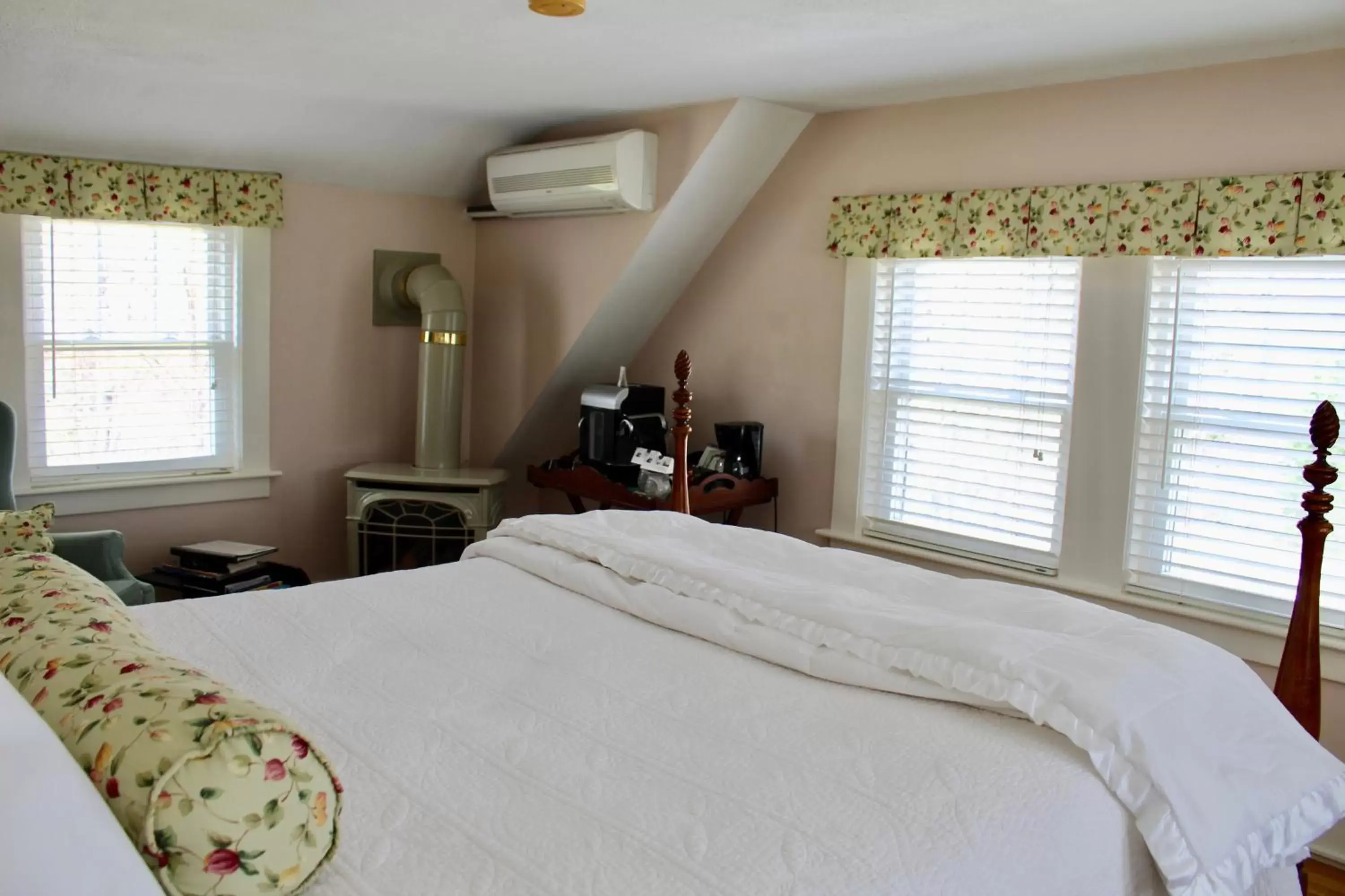 Lafayette Room in Sugar Hill Inn Lafayette Room in Sugar Hill Inn