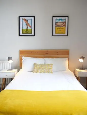 Bedroom in Kenilworth Hotel