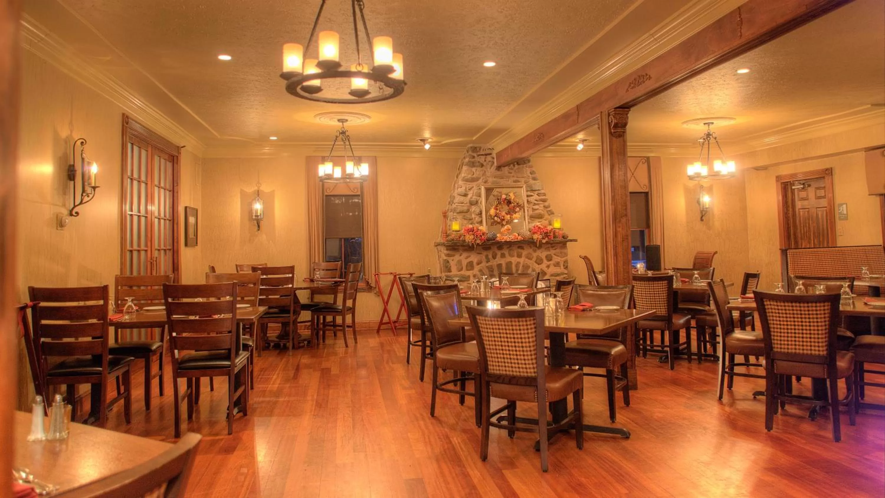 Restaurant/places to eat in Woodfield Manor - A Sundance Vacations Property
