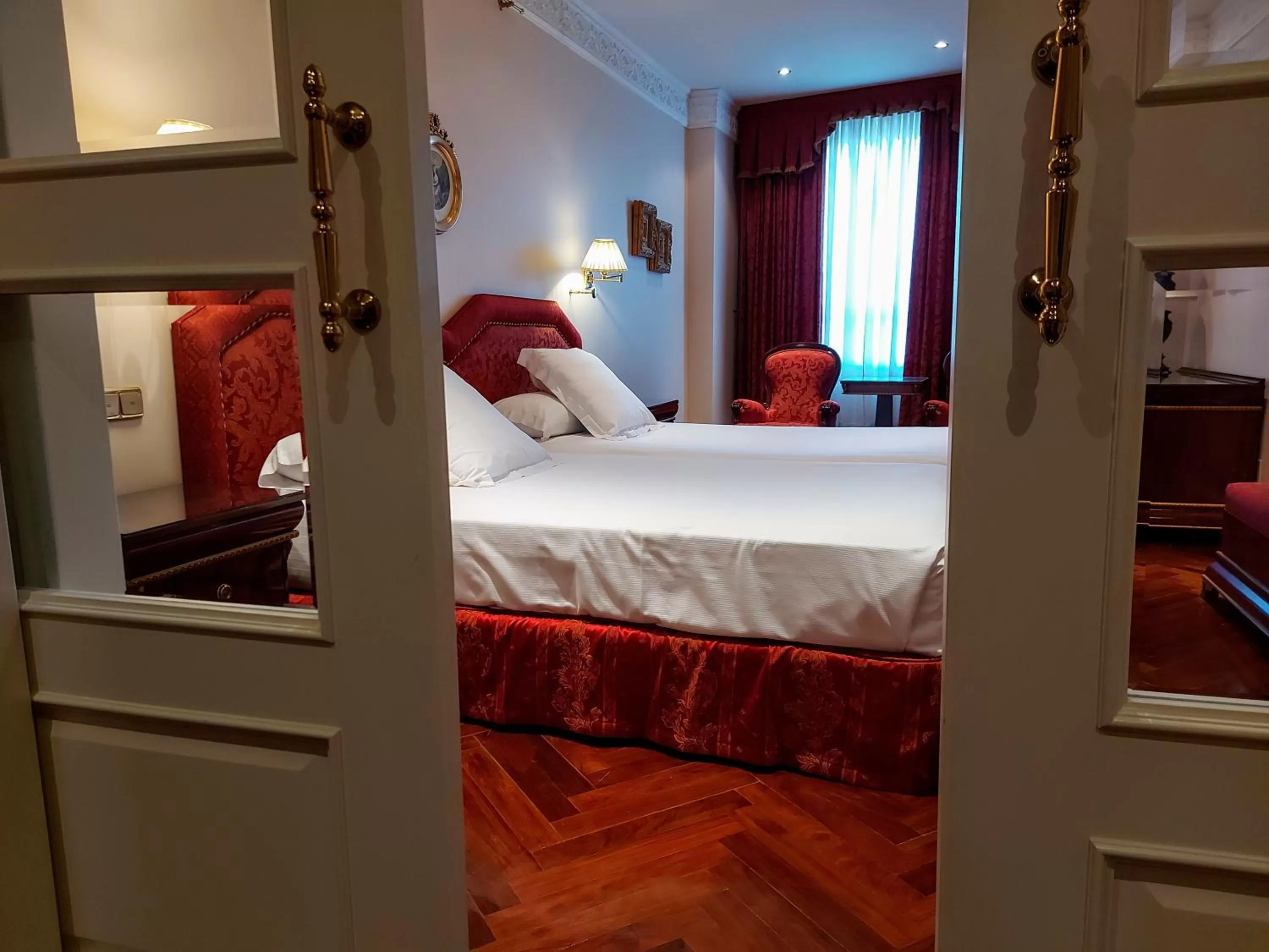 Photo of the whole room, Bed in Hotel Alameda Palace