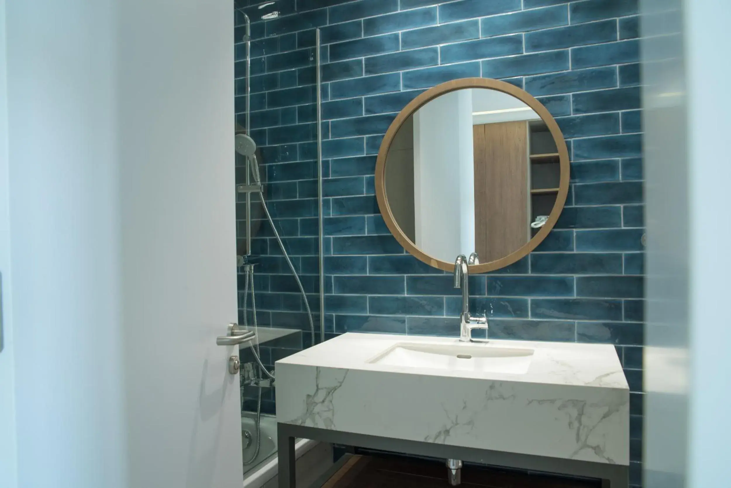 Standard Double or Twin Room with Side Sea View in Mandali Hotel Standard Double or Twin Room with Side Sea View in Mandali Hotel