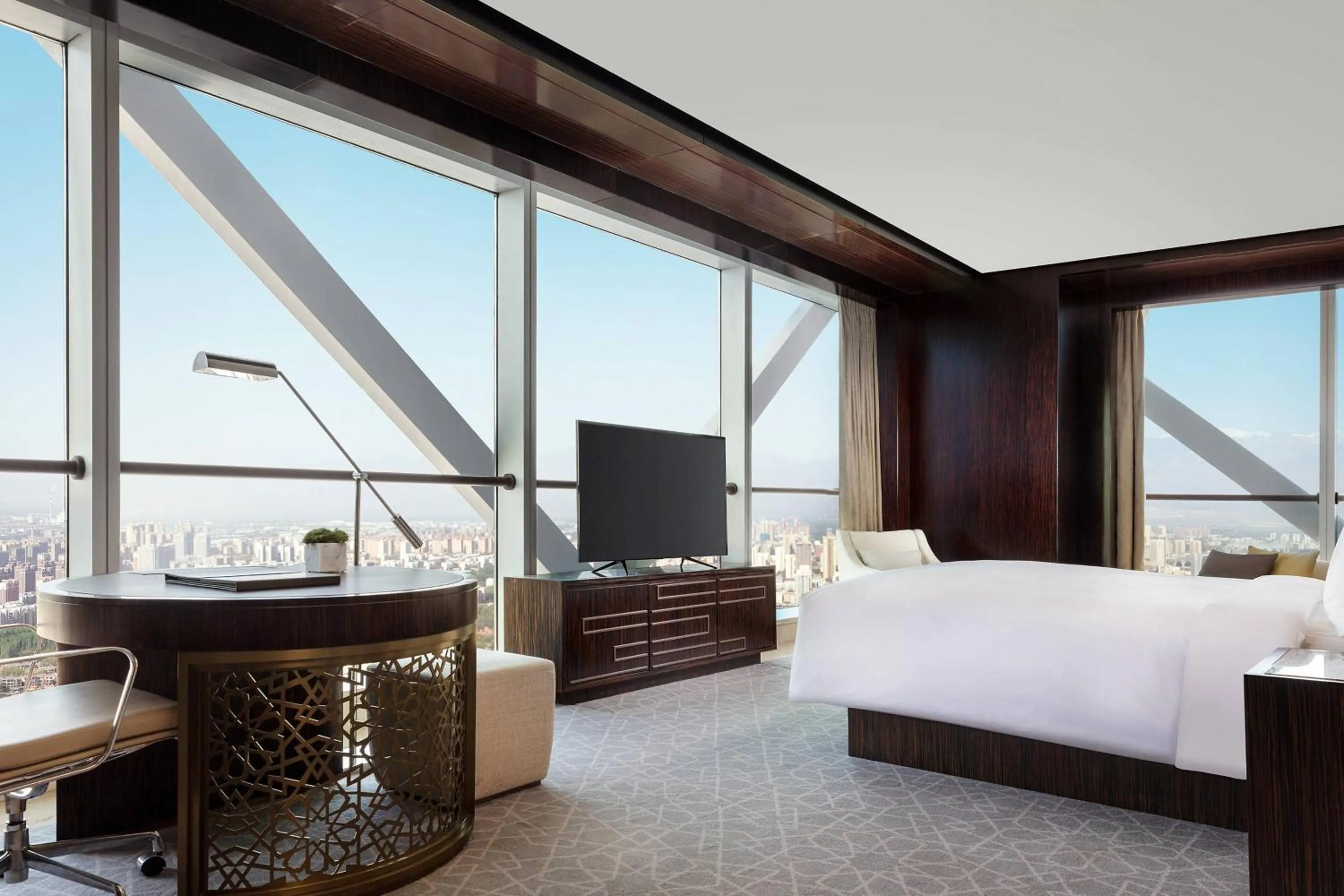 Photo of the whole room, Bed in JW Marriott Hotel Yinchuan