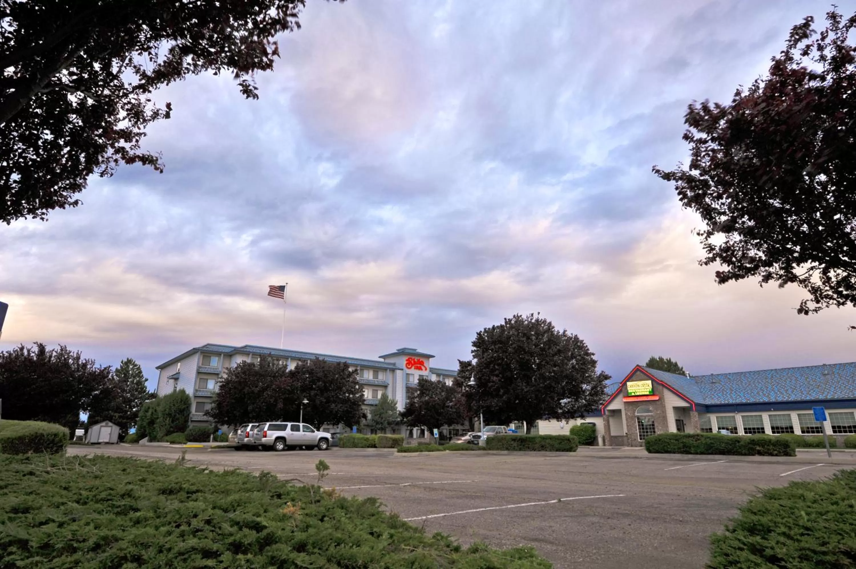 Area and facilities in Shilo Inn Suites Hotel - Nampa Suites