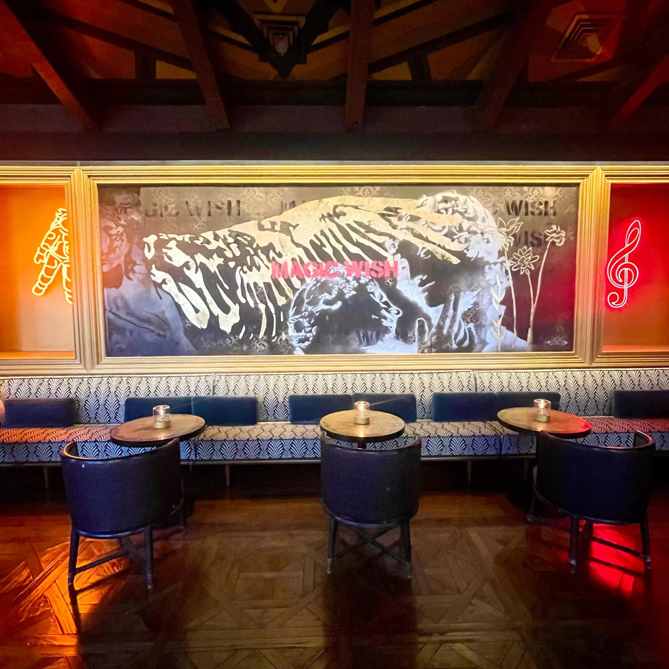 Restaurant/places to eat, Lounge/Bar in Pod Pads Times Square