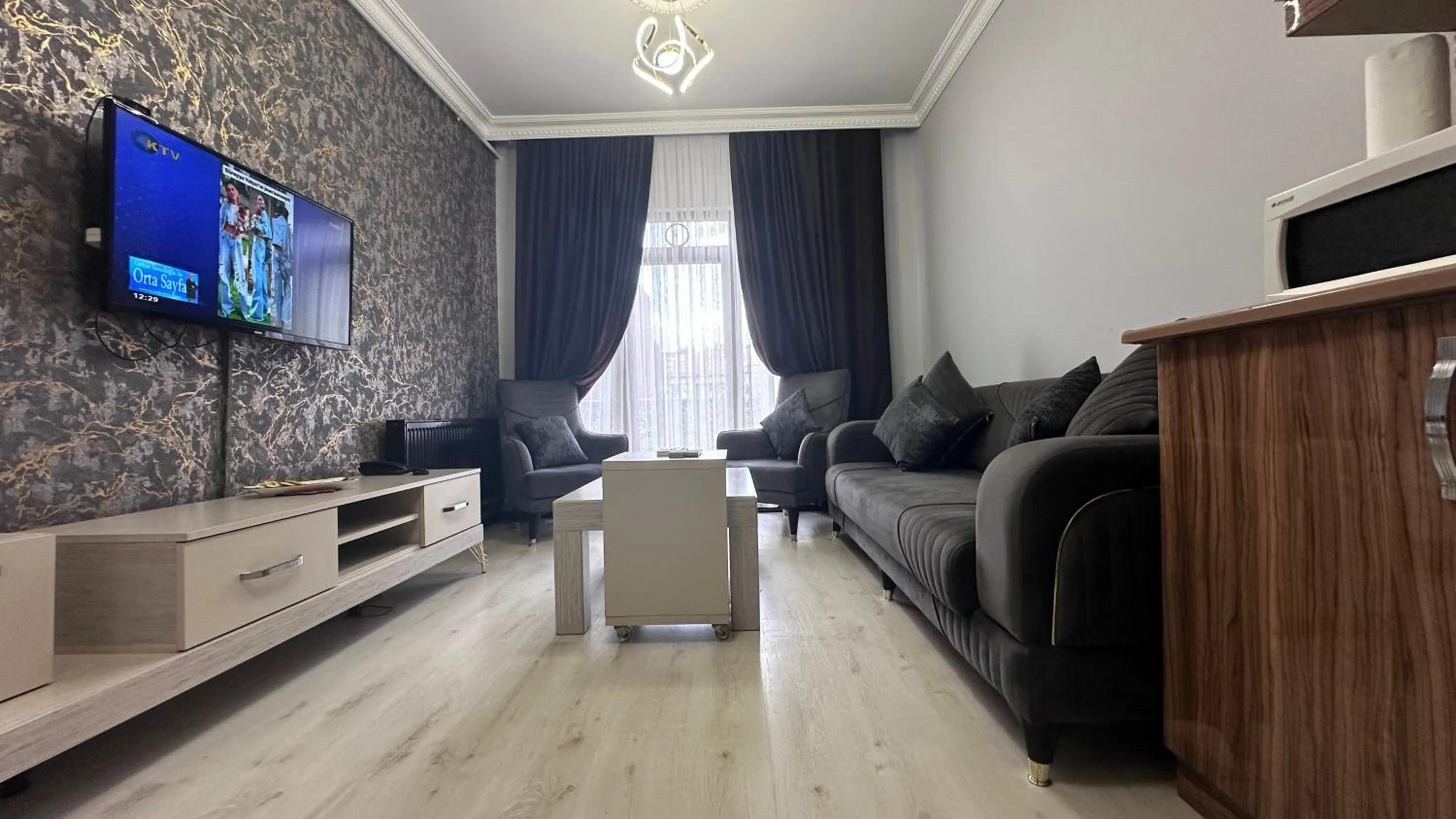 TV and multimedia in Overland Residence