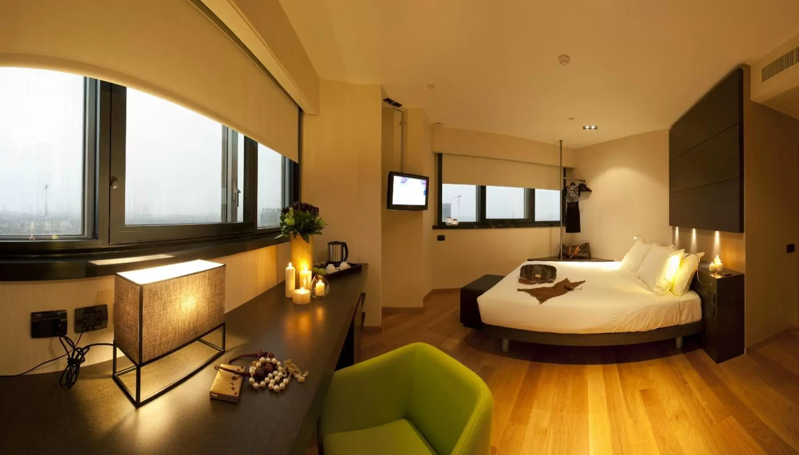 Deluxe Double Room in Best Western Plus The Hub Hotel Deluxe Double Room in Best Western Plus The Hub Hotel