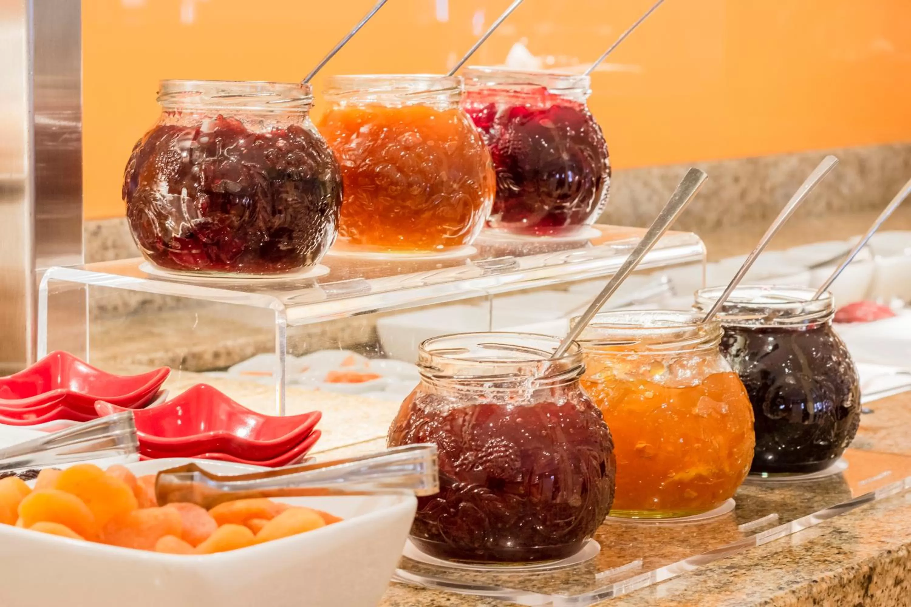 Food and drinks in Mercure Hotel Köln City Friesenstraße