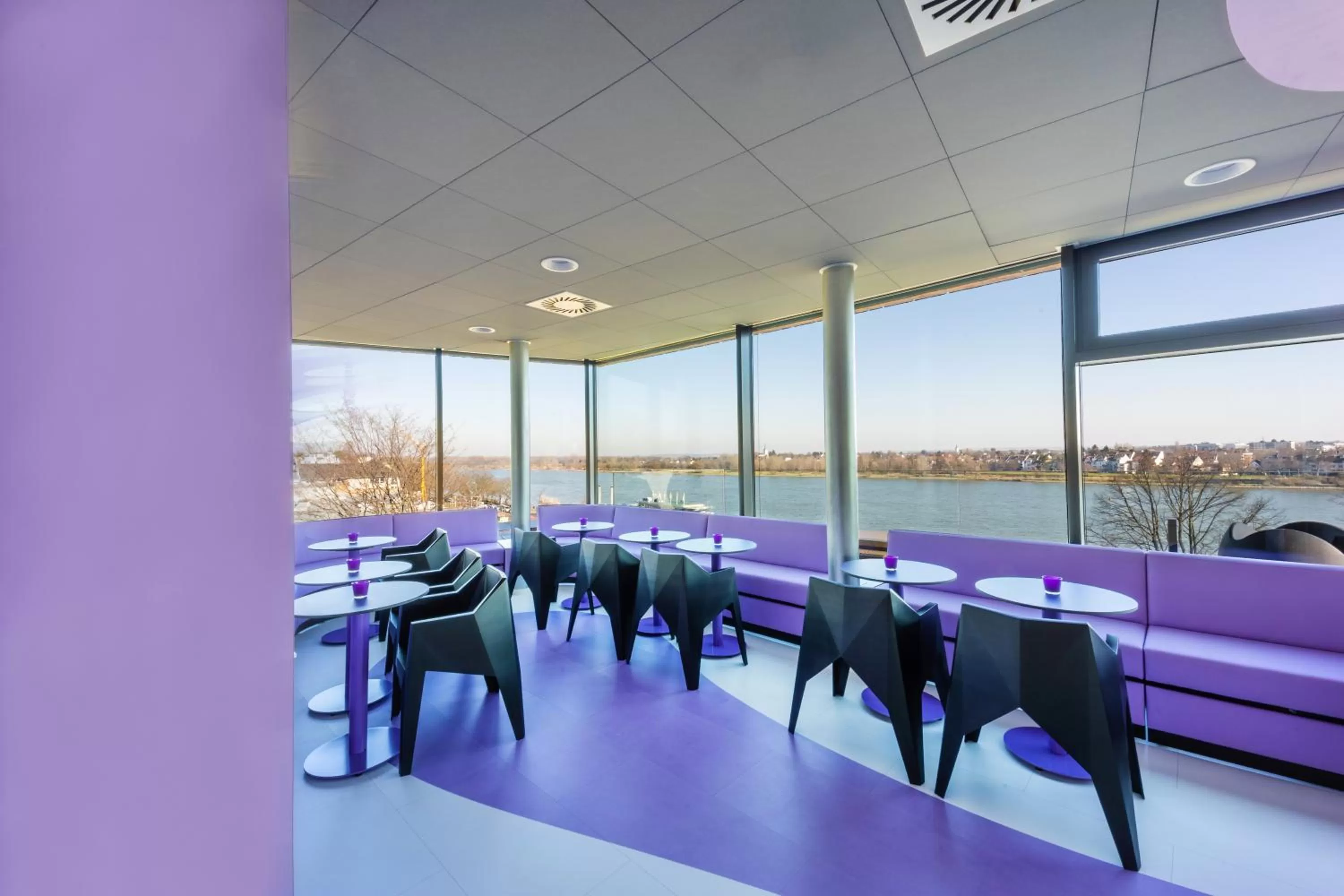 Lounge or bar in Prize by Radisson, Bonn City