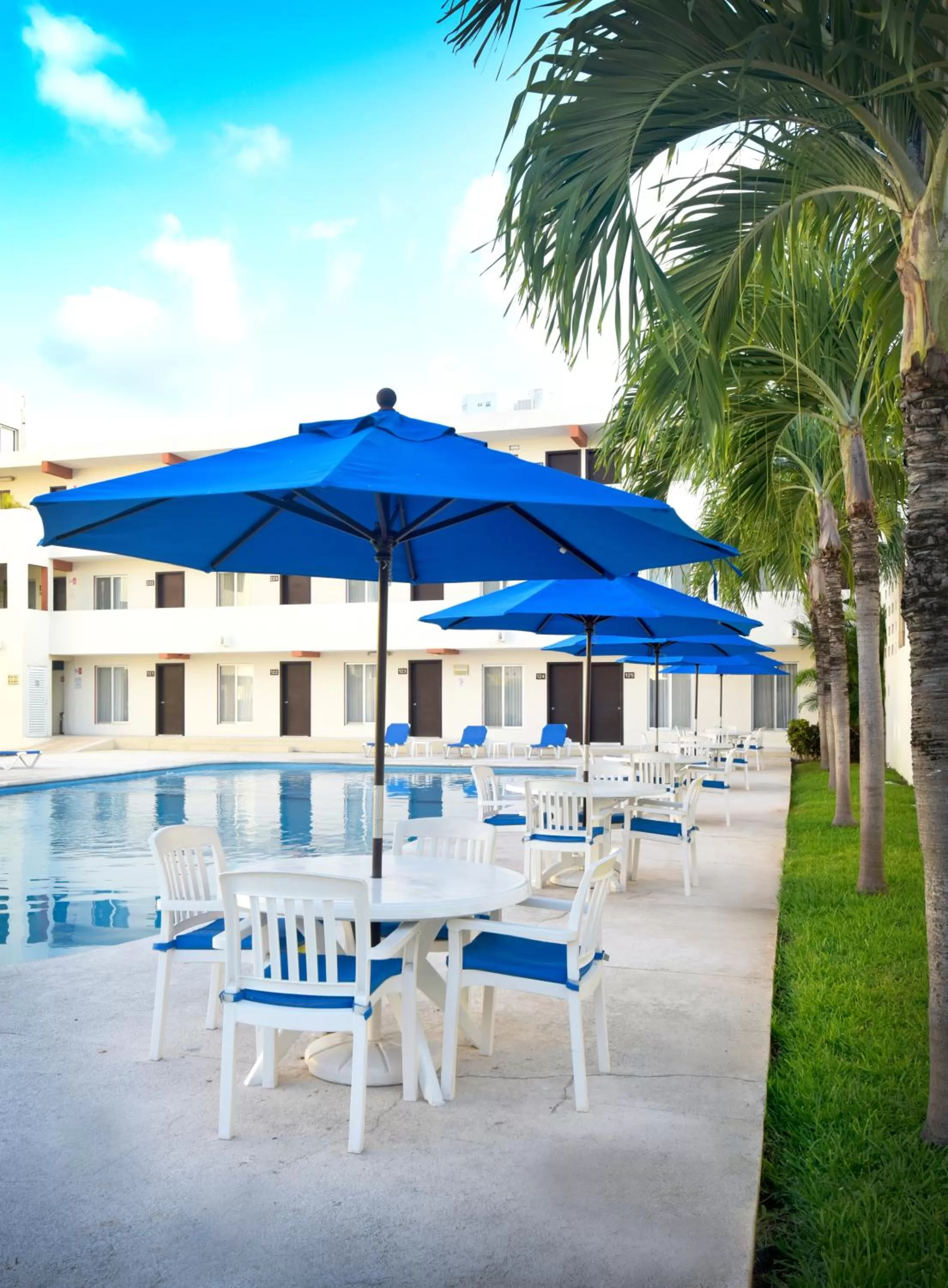 Swimming pool in Hotel Bonampak