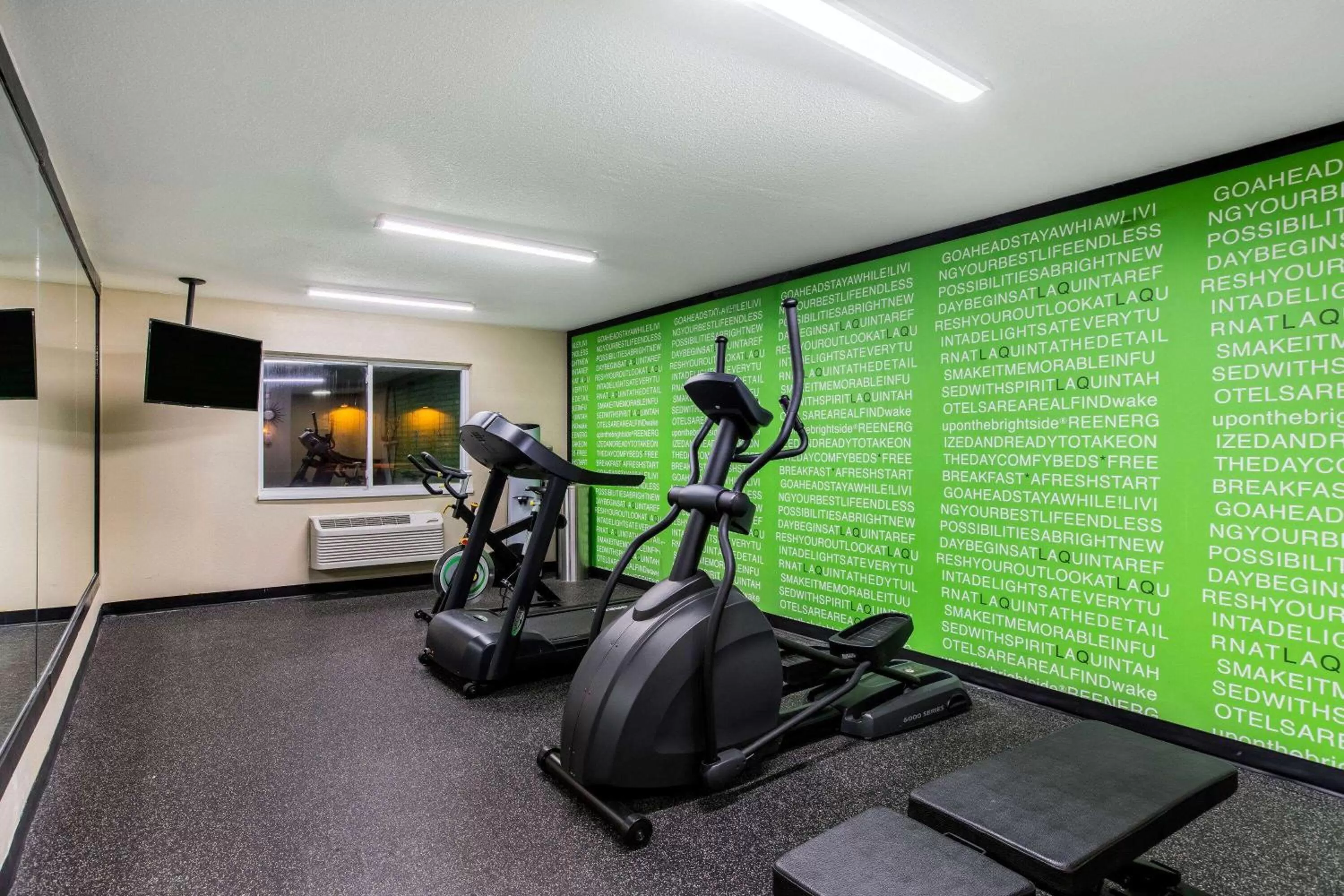 Fitness centre/facilities in La Quinta by Wyndham Emporia
