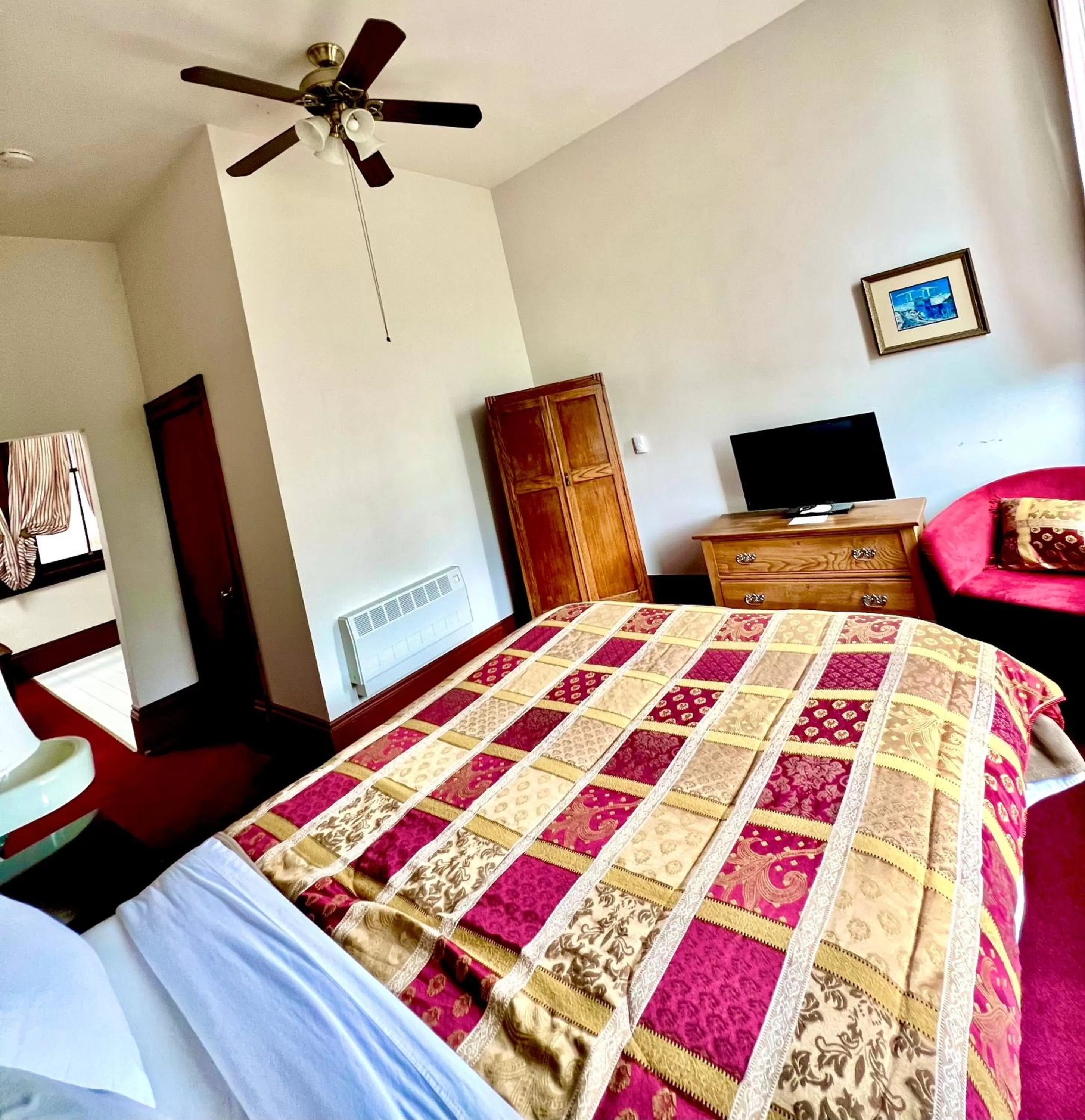 Bed in The Monarch Hotel