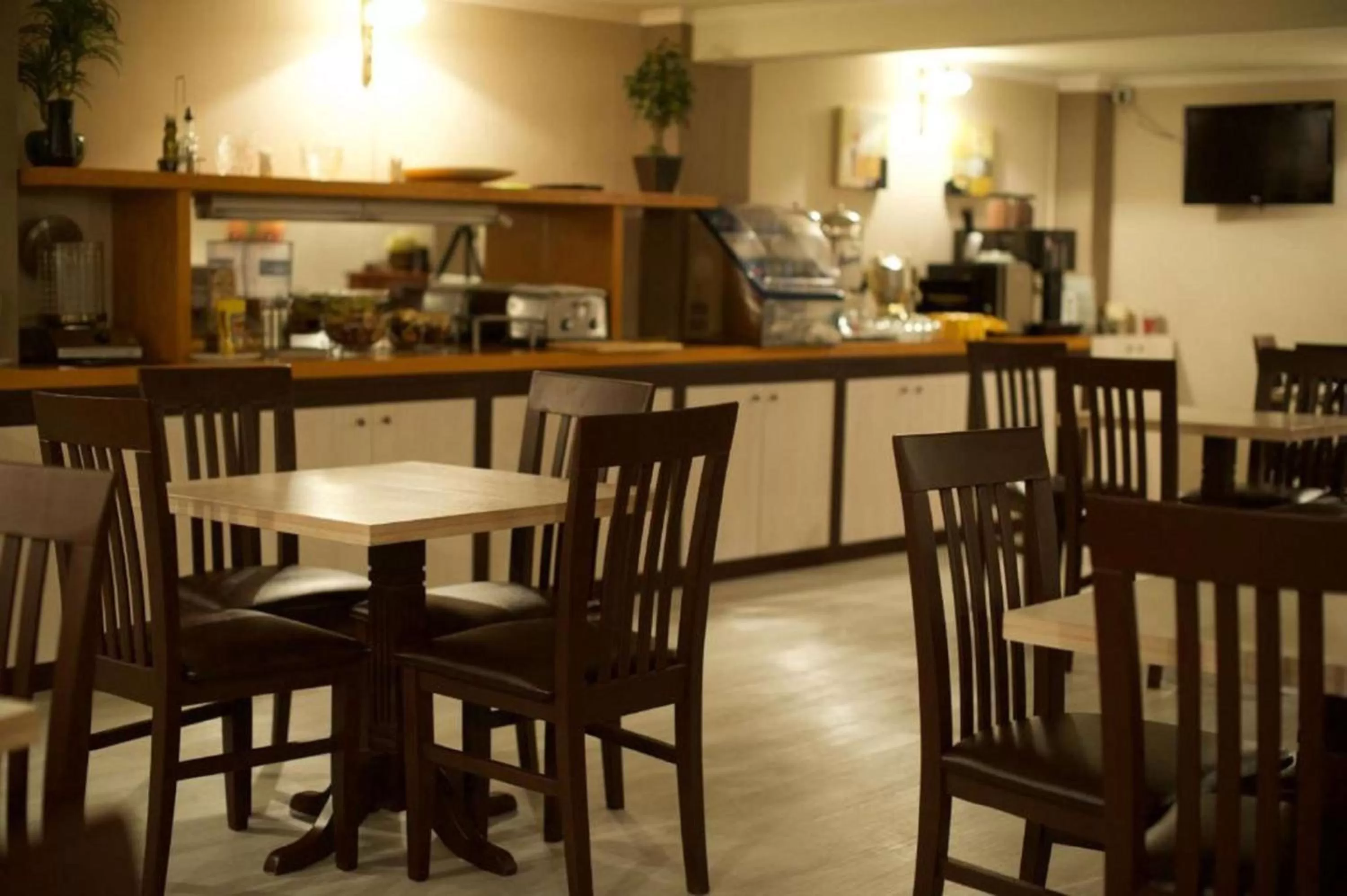 Restaurant/places to eat in Best Western Plus Lido Hotel