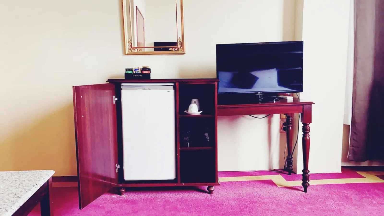 TV and multimedia in VR Hamilton