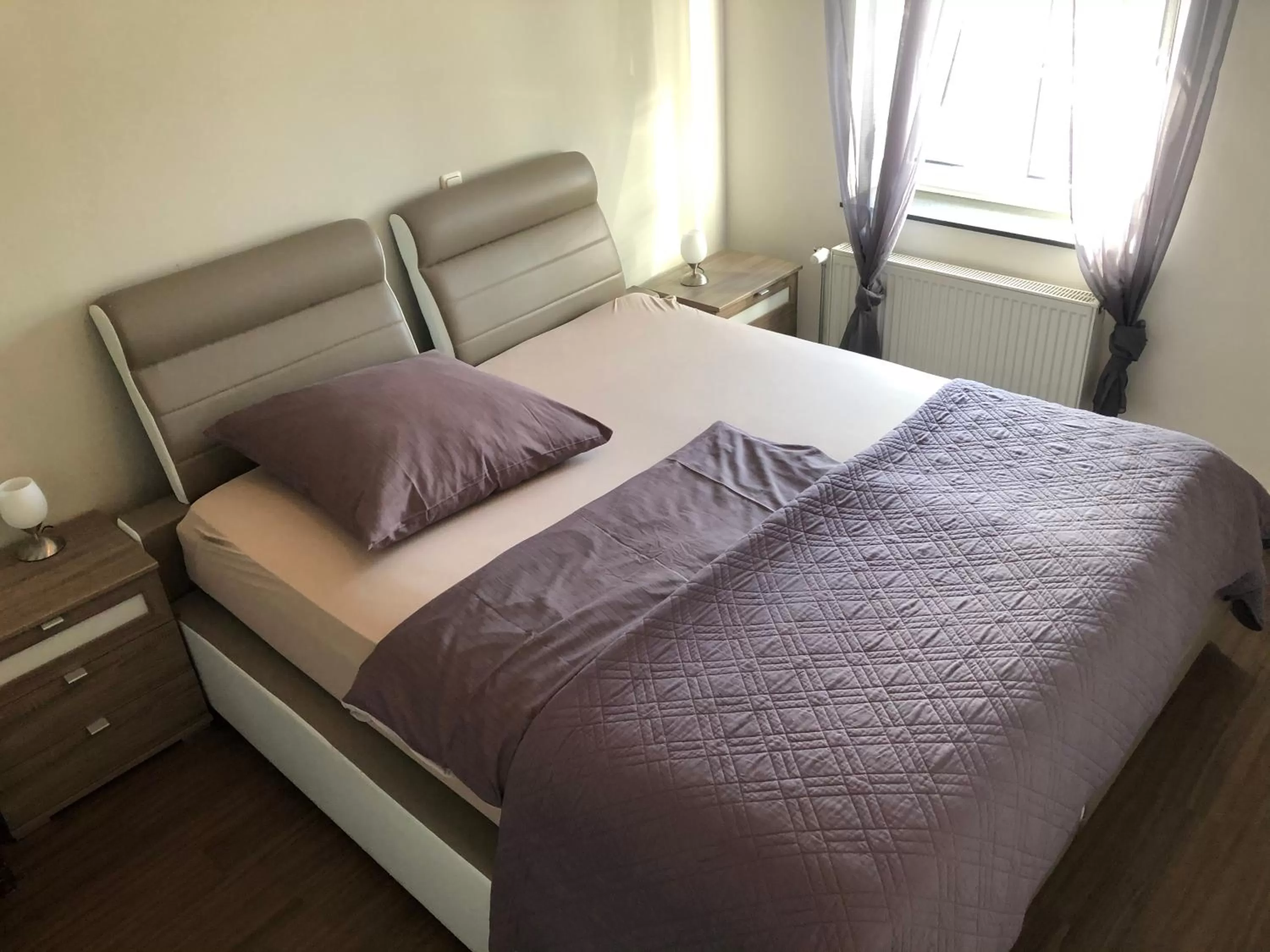 Bed in Hotel Restaurant Dalmacija