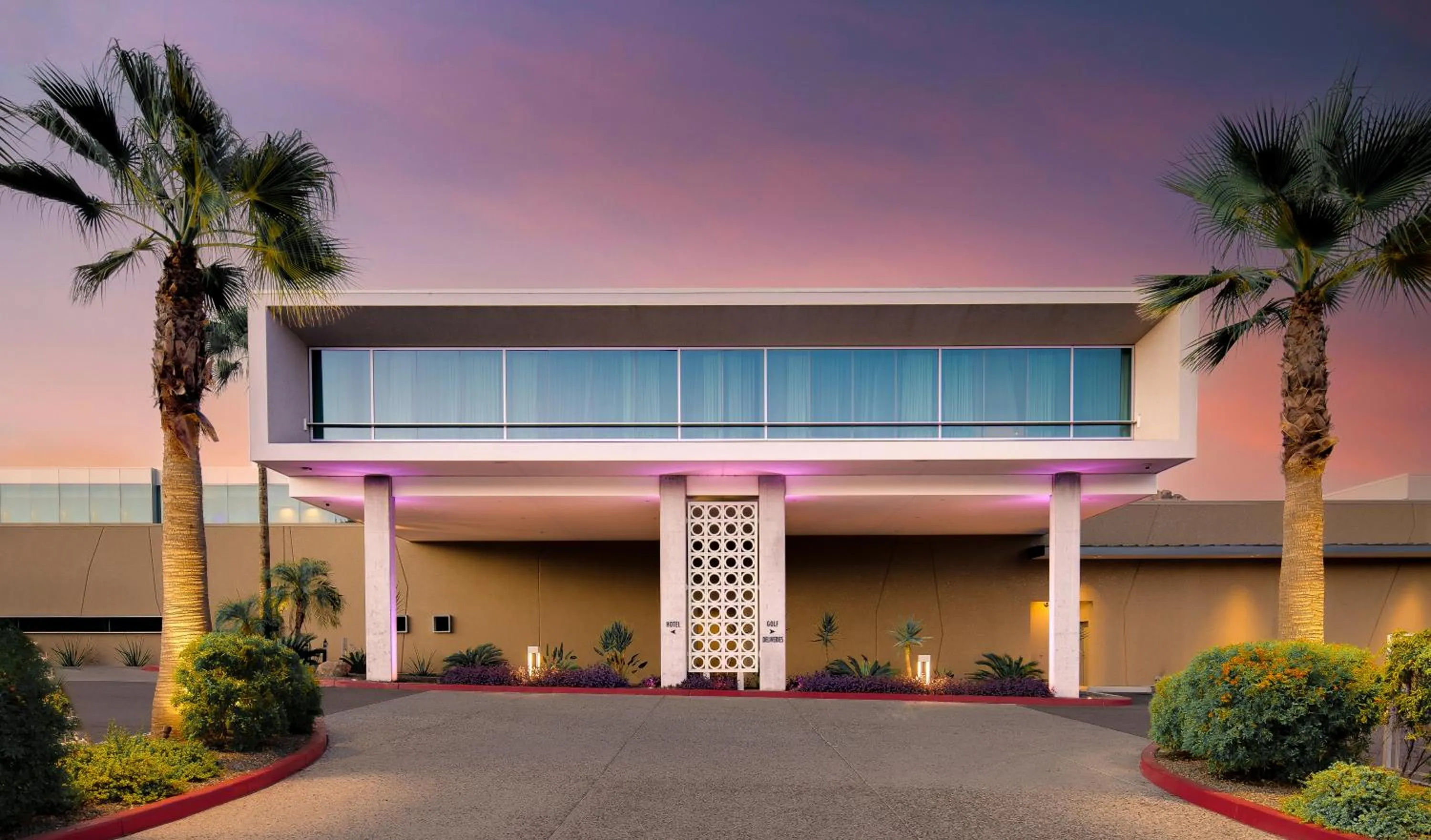 Property building in Mountain Shadows Resort Scottsdale